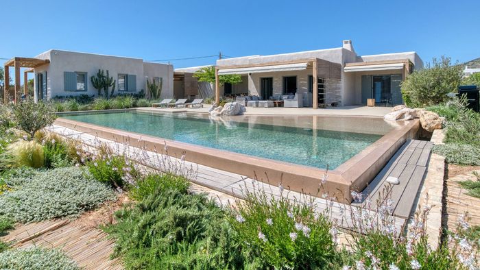 Alma villa photo.