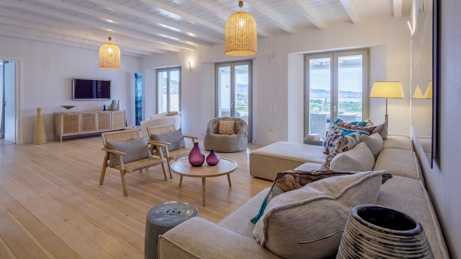 Byron villa photo.