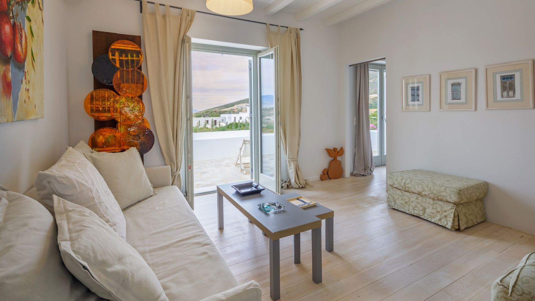 Byron villa photo.