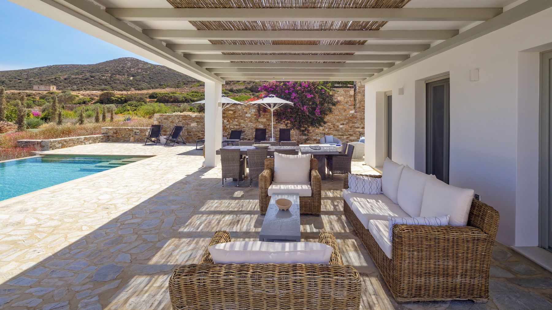 Byron villa photo.