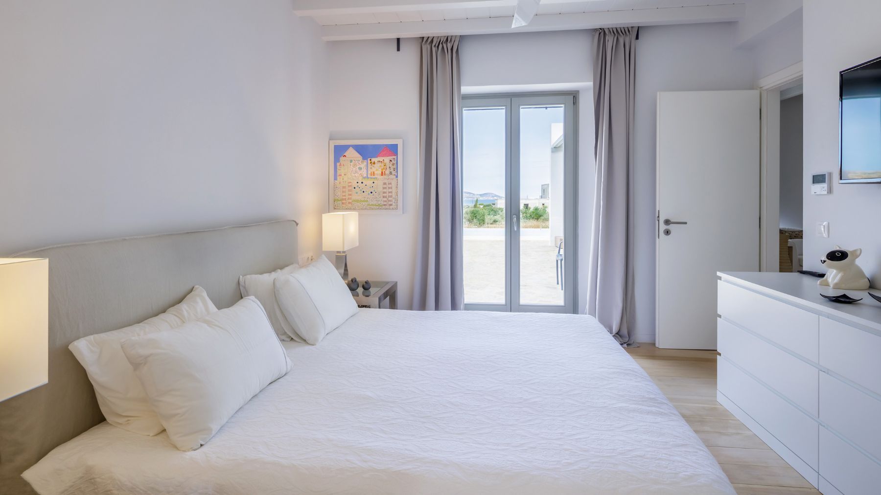 Byron villa photo.