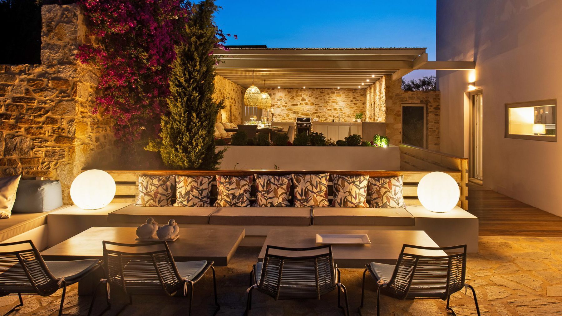 Bronte villa photo.
