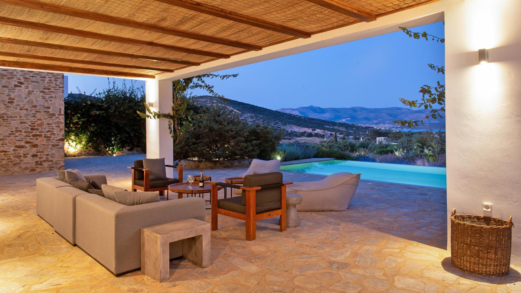 Bronte villa photo.