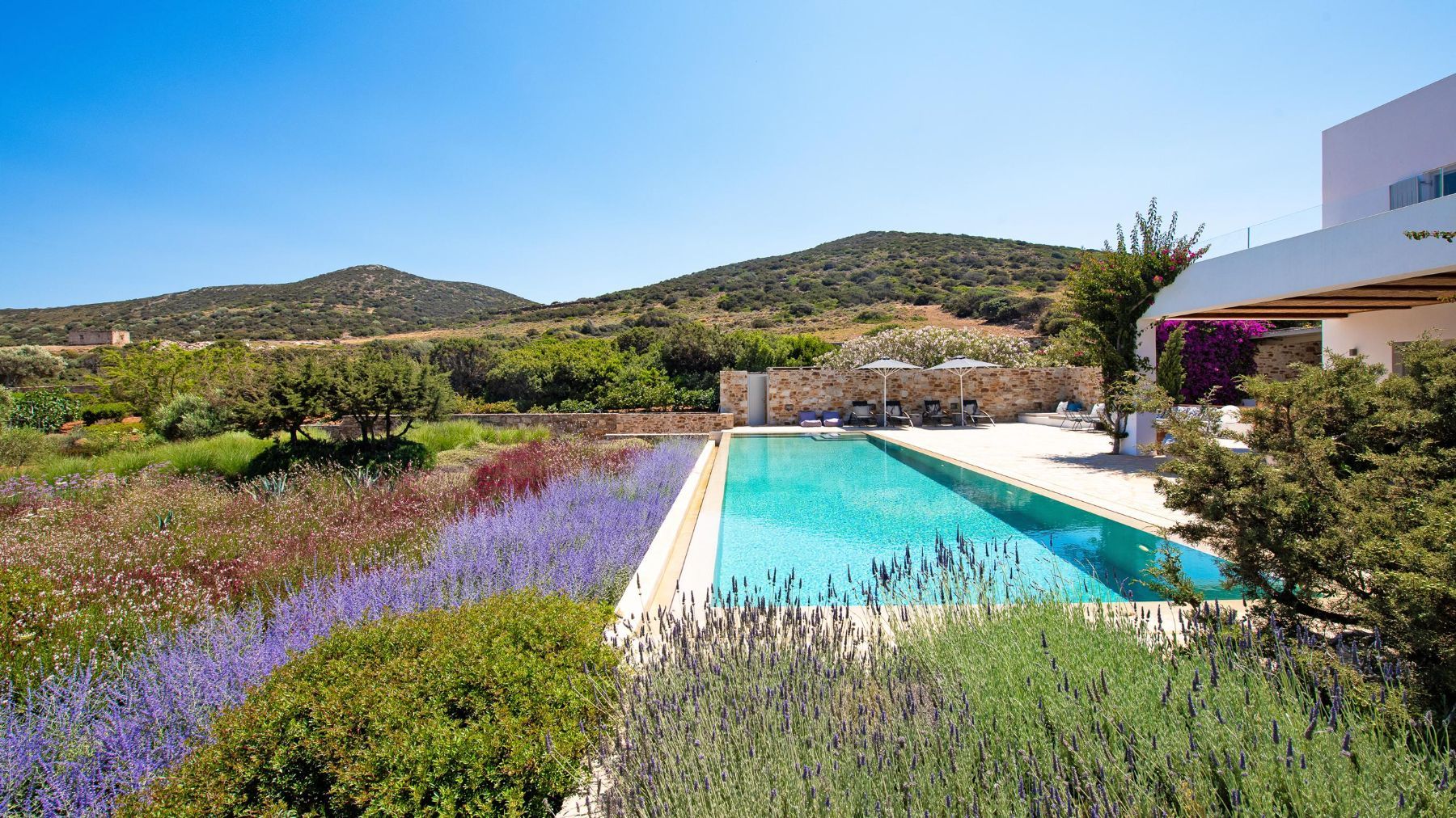 Bronte villa photo.