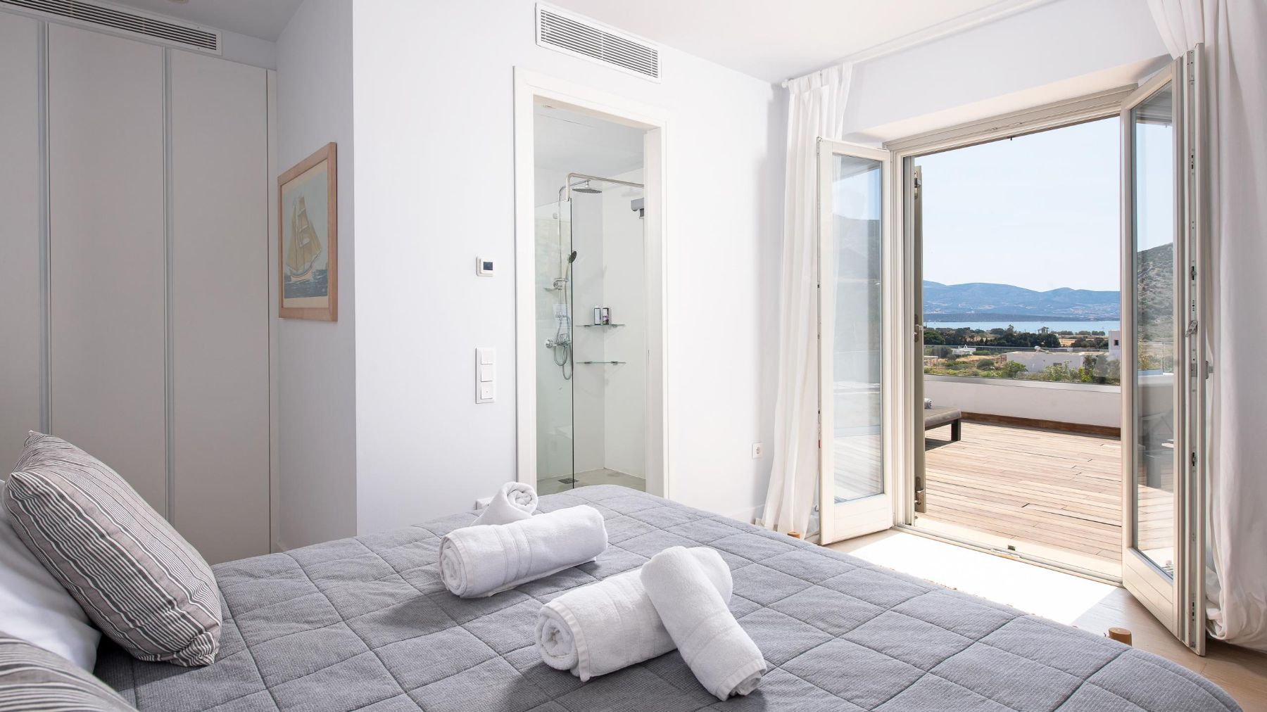 Bronte villa photo.