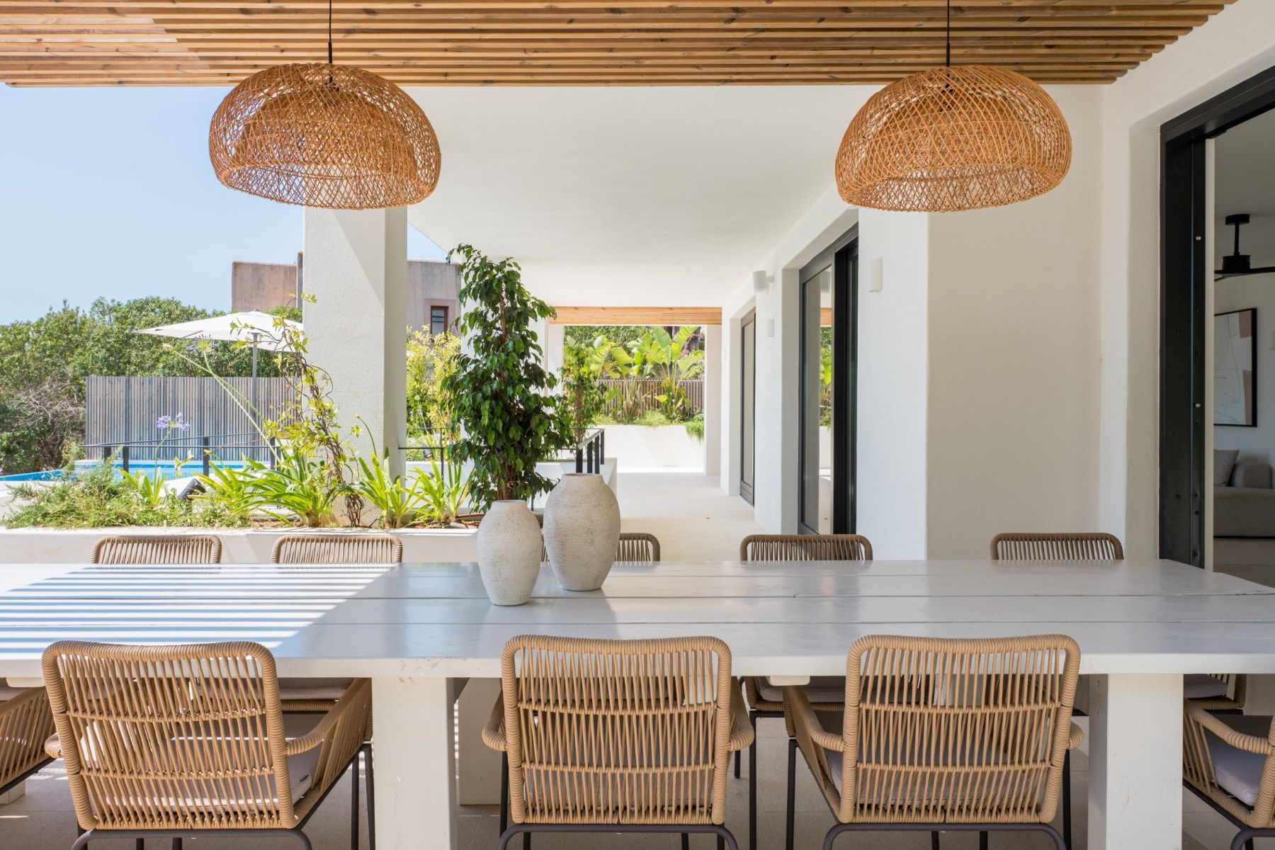 White Horizon villa photo.