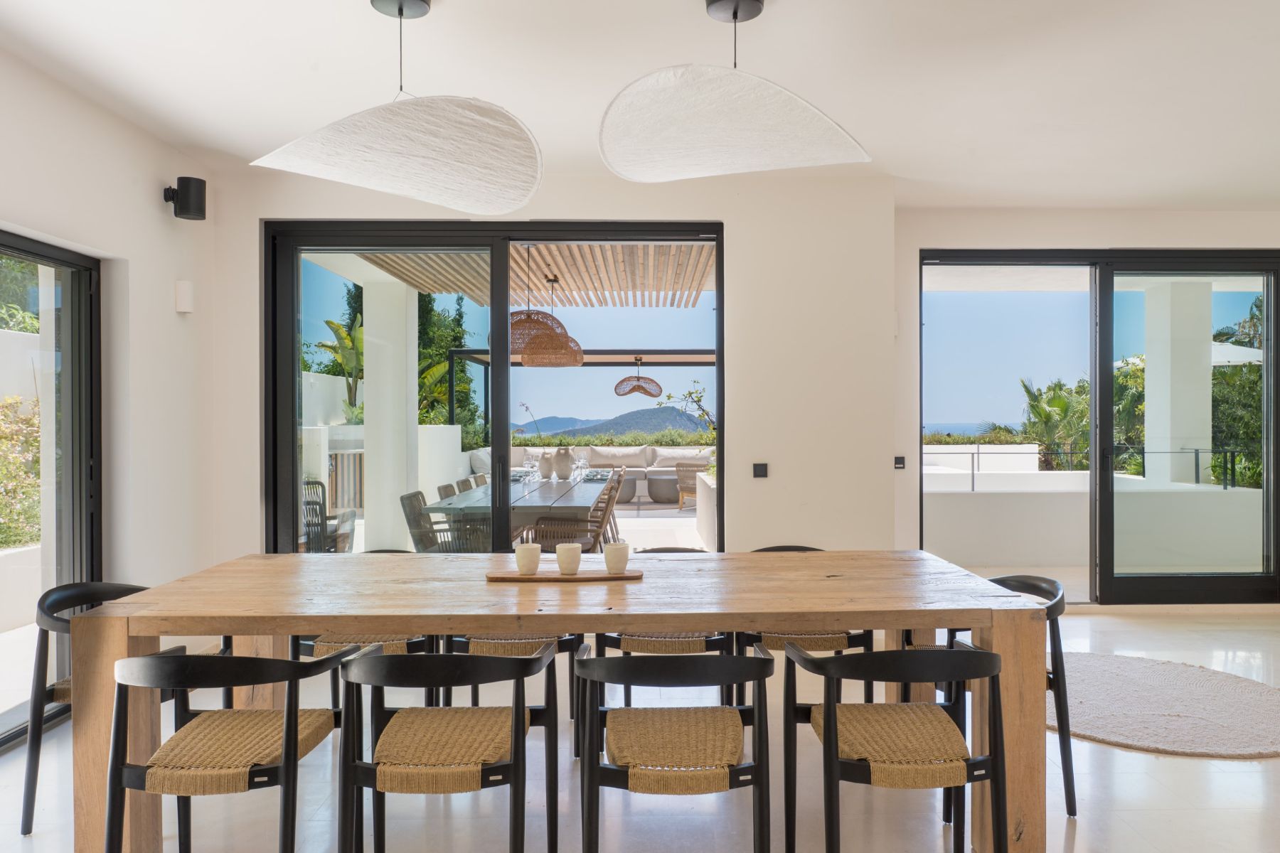 White Horizon villa photo.