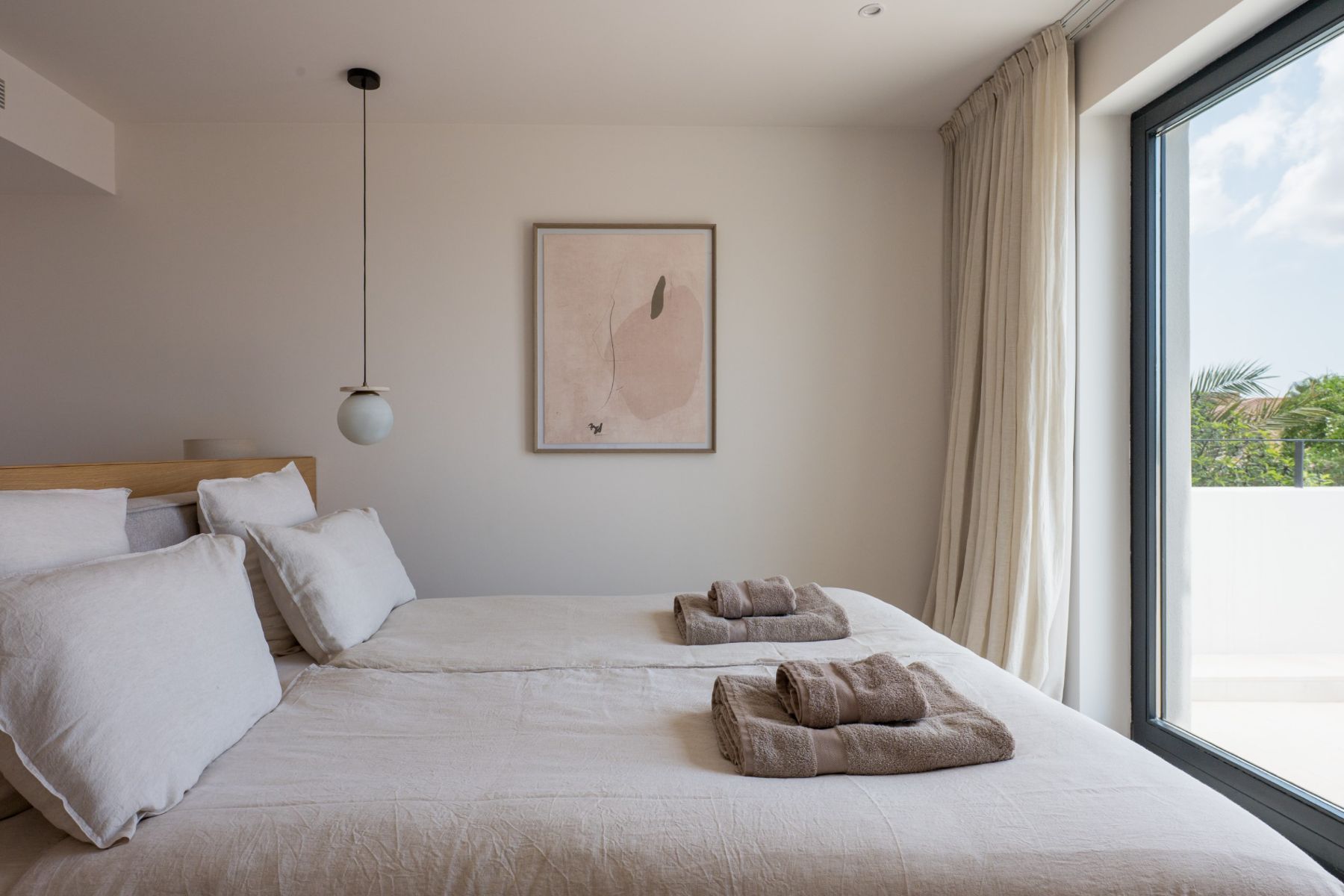 White Horizon villa photo.