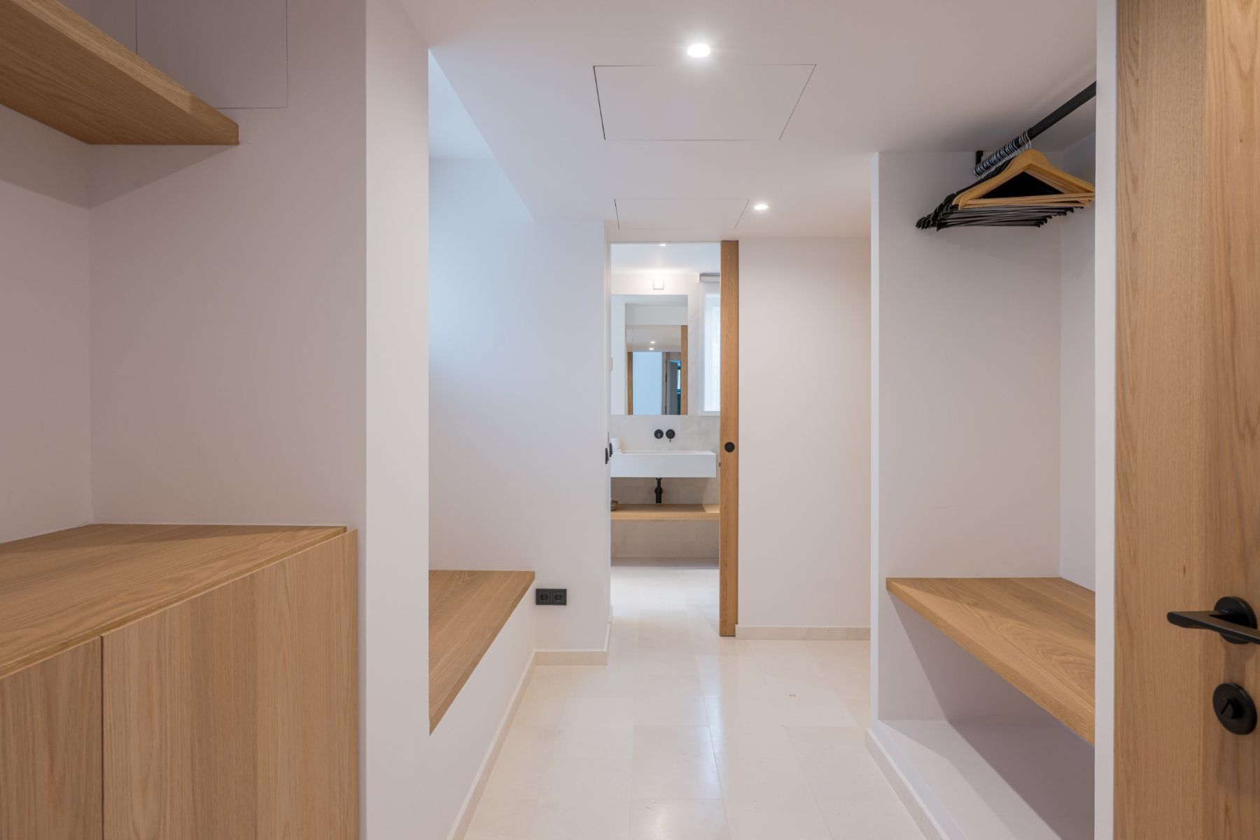 White Horizon villa photo.