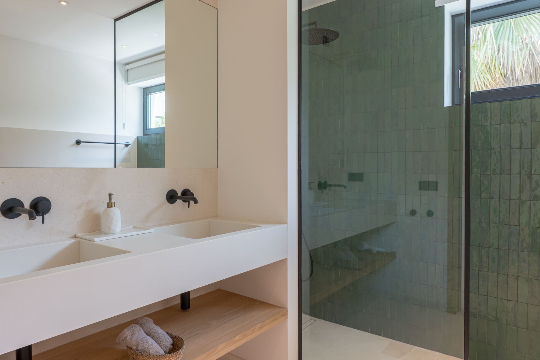 White Horizon villa photo.