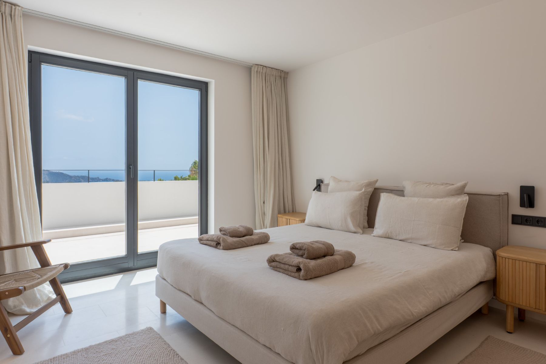 White Horizon villa photo.