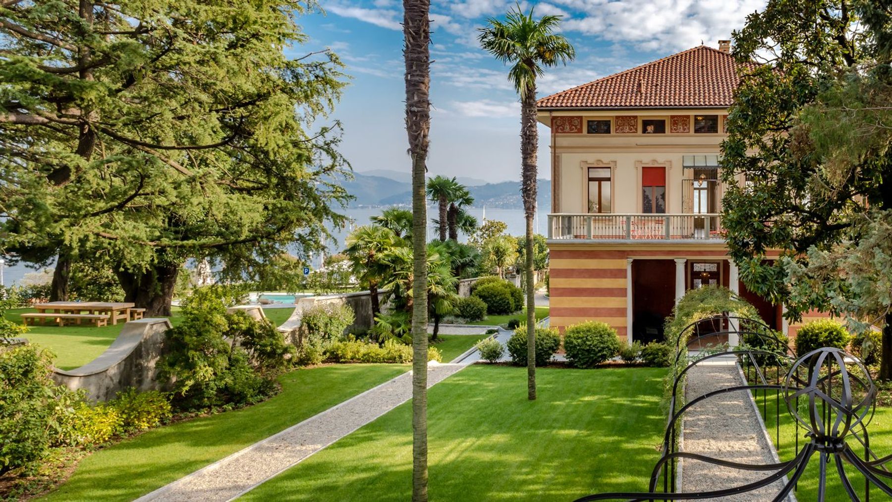Villa Leoni villa photo.