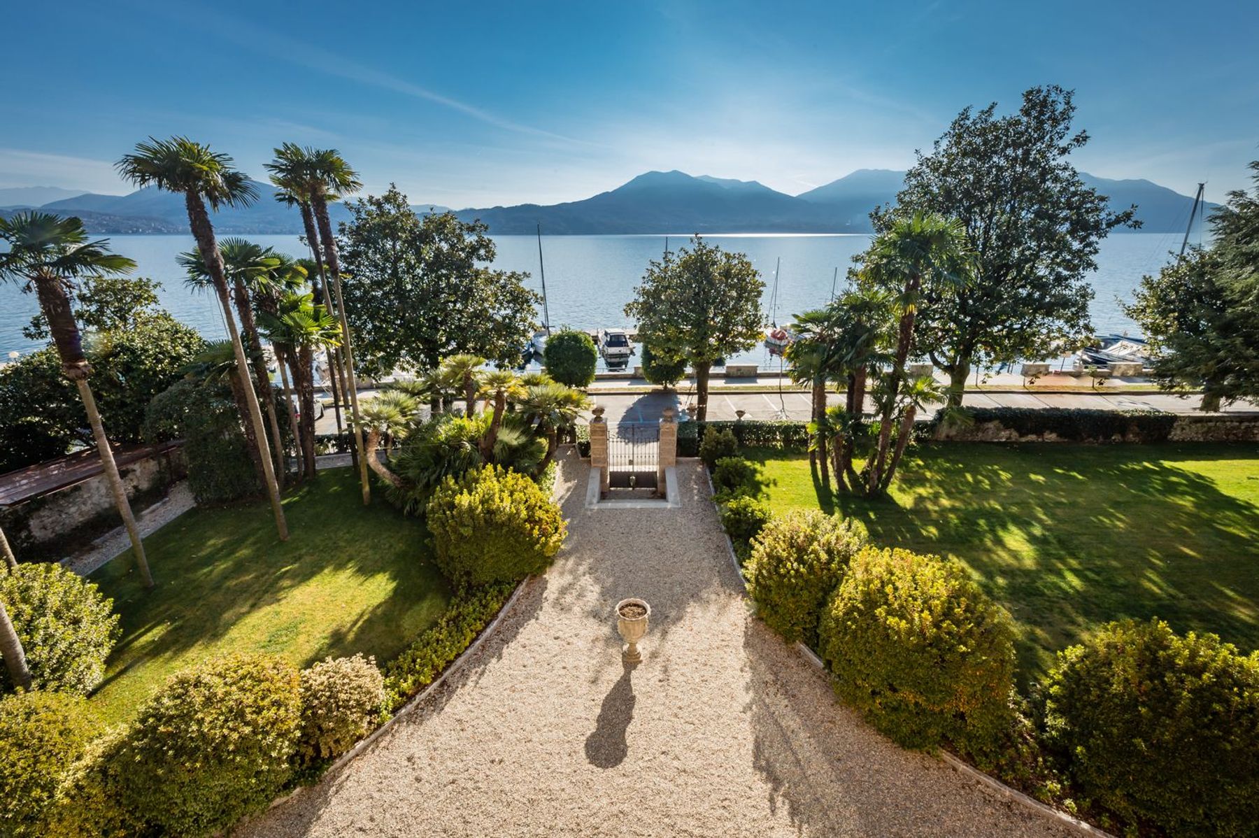 Villa Leoni villa photo.