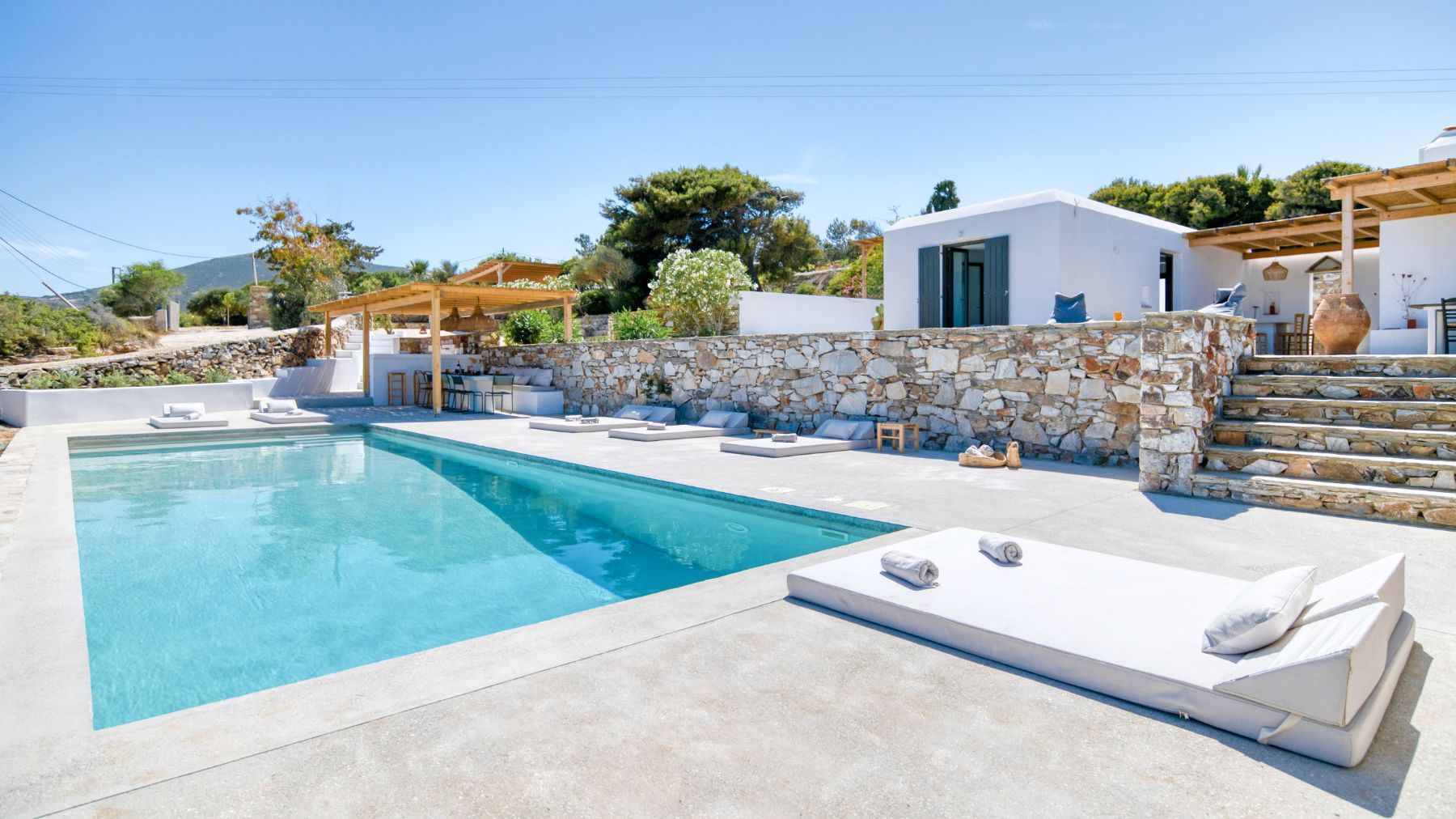 Kiwi villa photo.