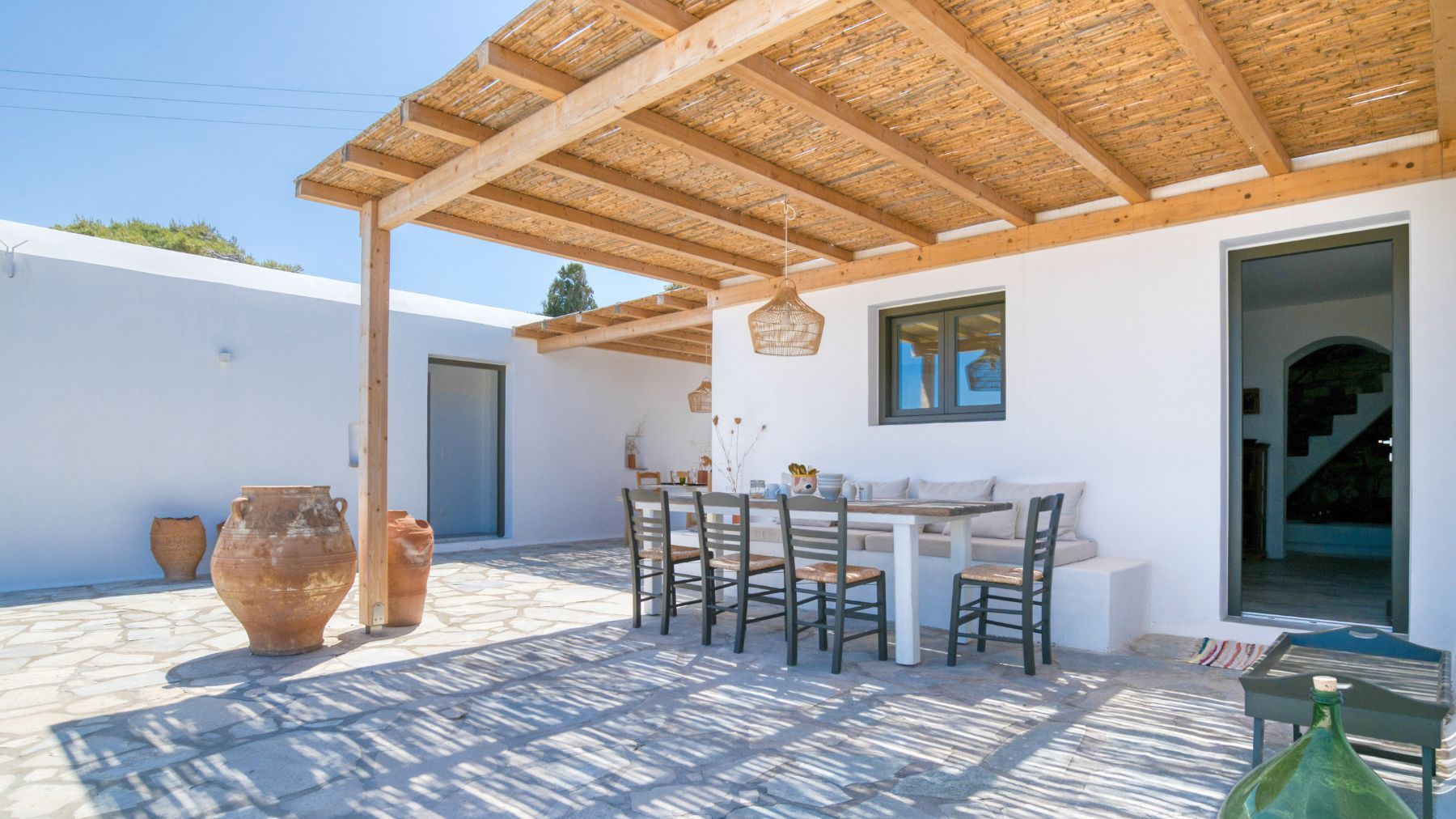 Kiwi villa photo.