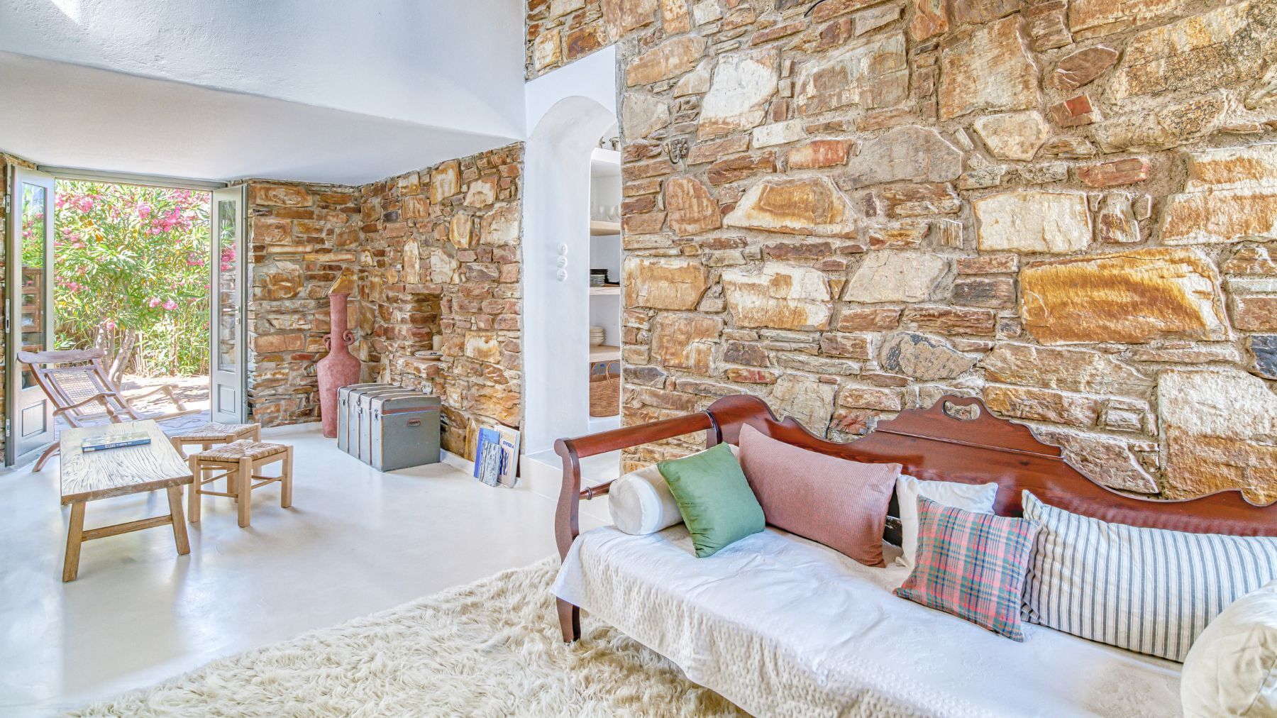 Kiwi villa photo.