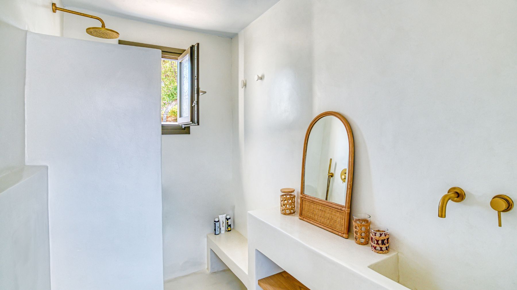 Kiwi villa photo.