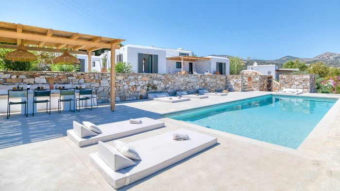Kiwi villa photo.