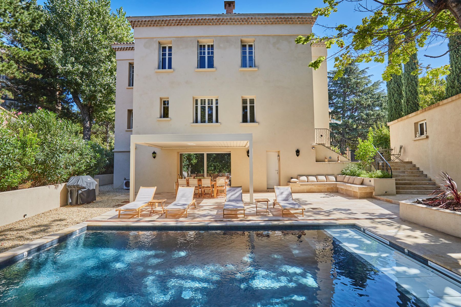 Villa Mirabeau villa photo.