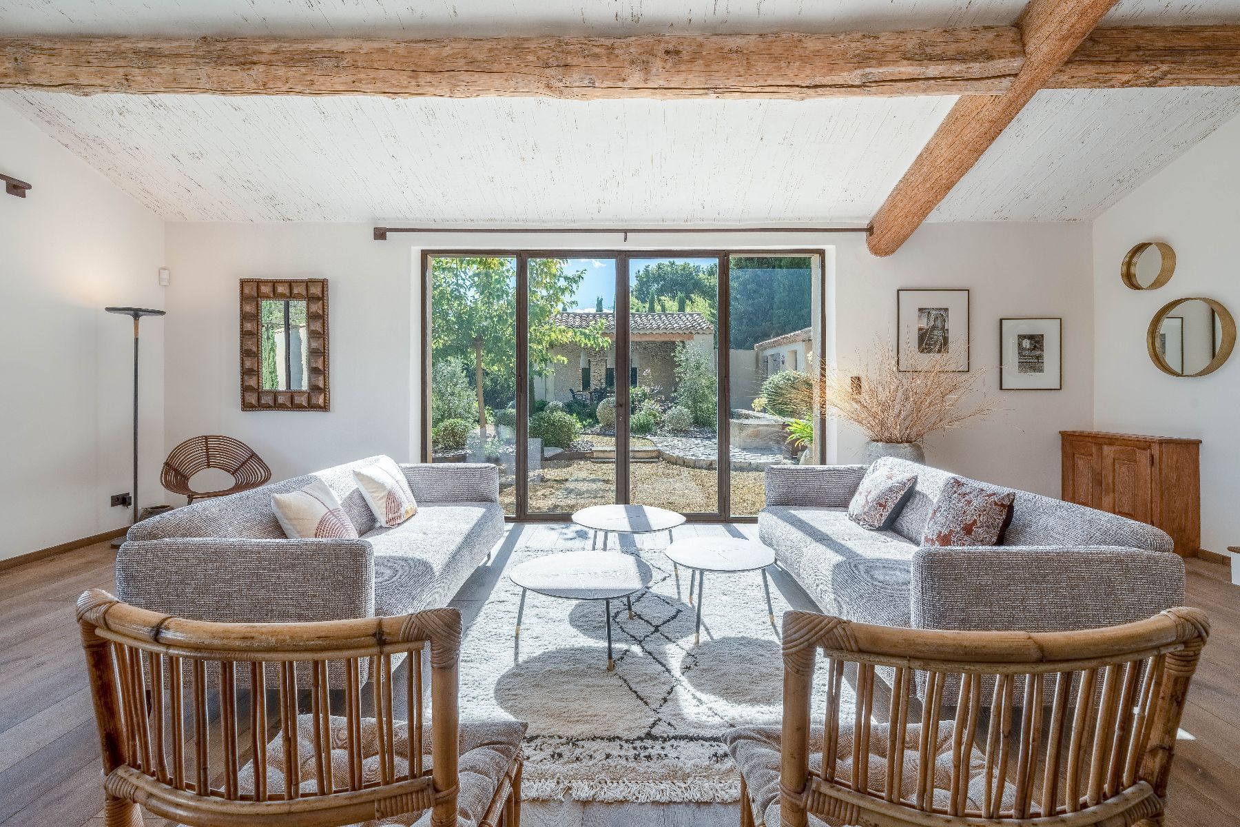 Le Mas des Merveilles villa photo.