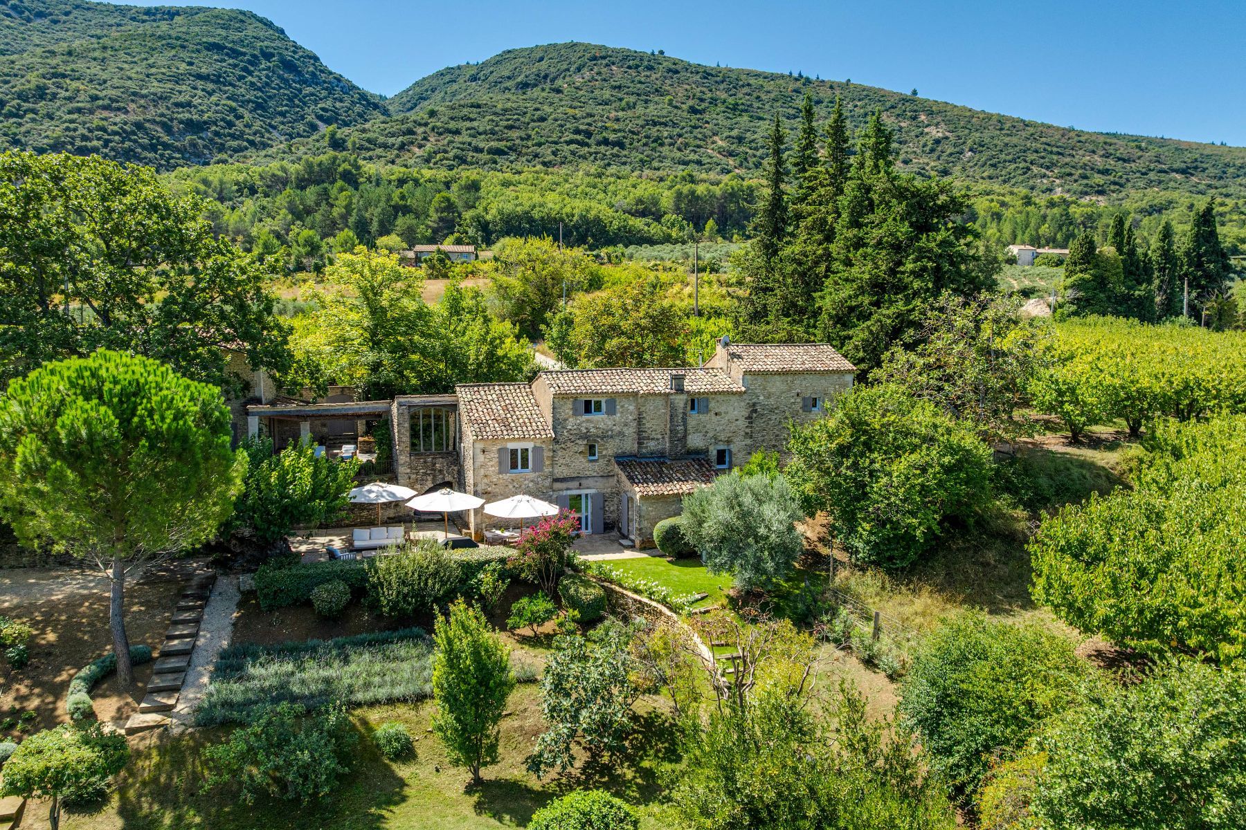 Le Refuge de Provence villa photo.