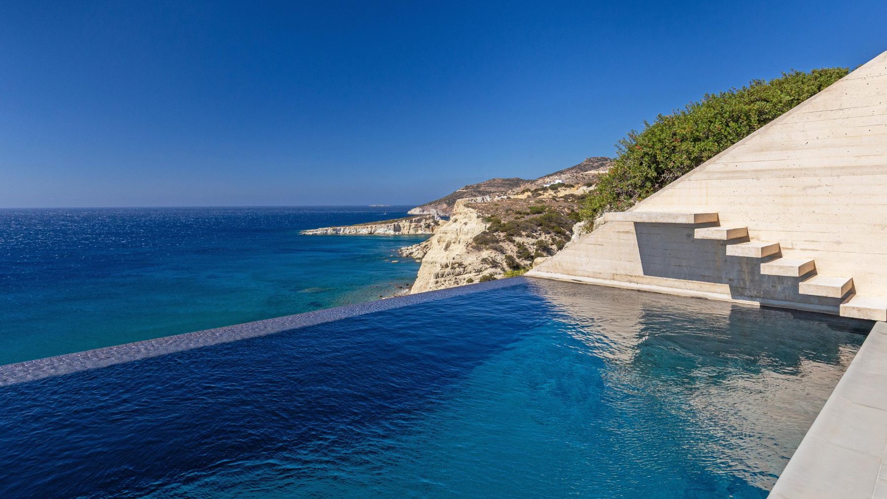 White Cliff villa photo.