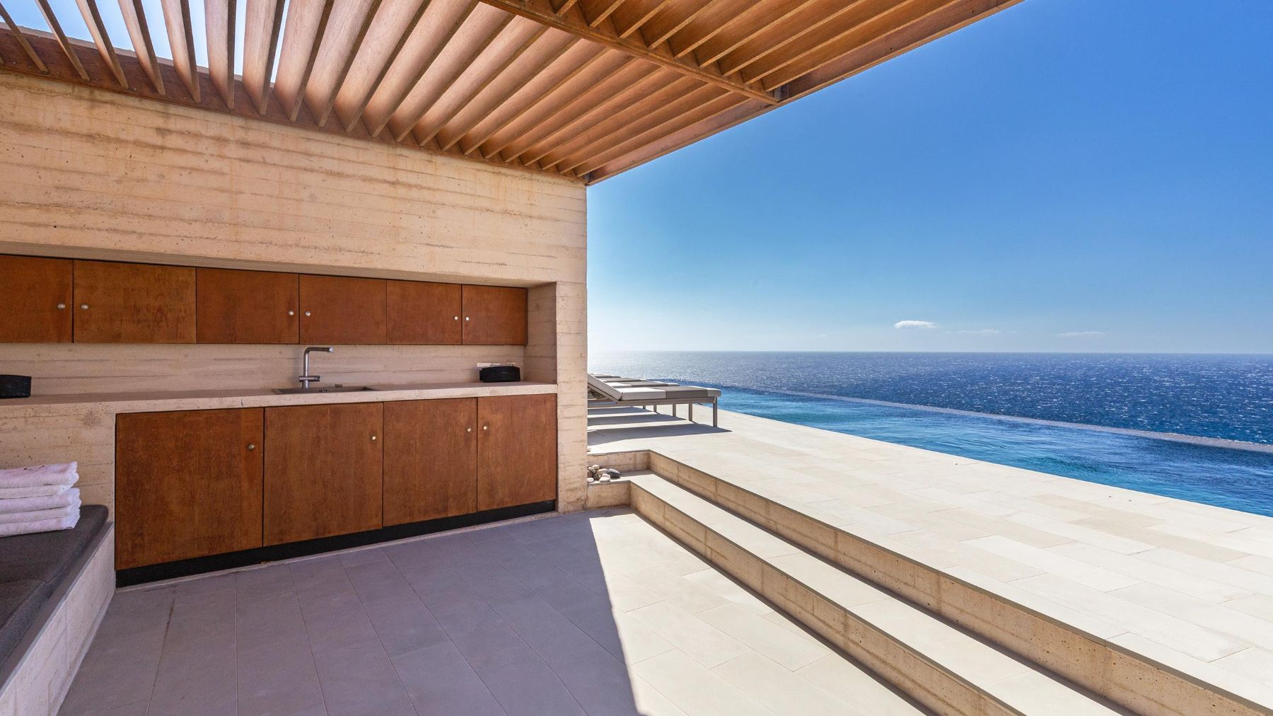 White Cliff villa photo.