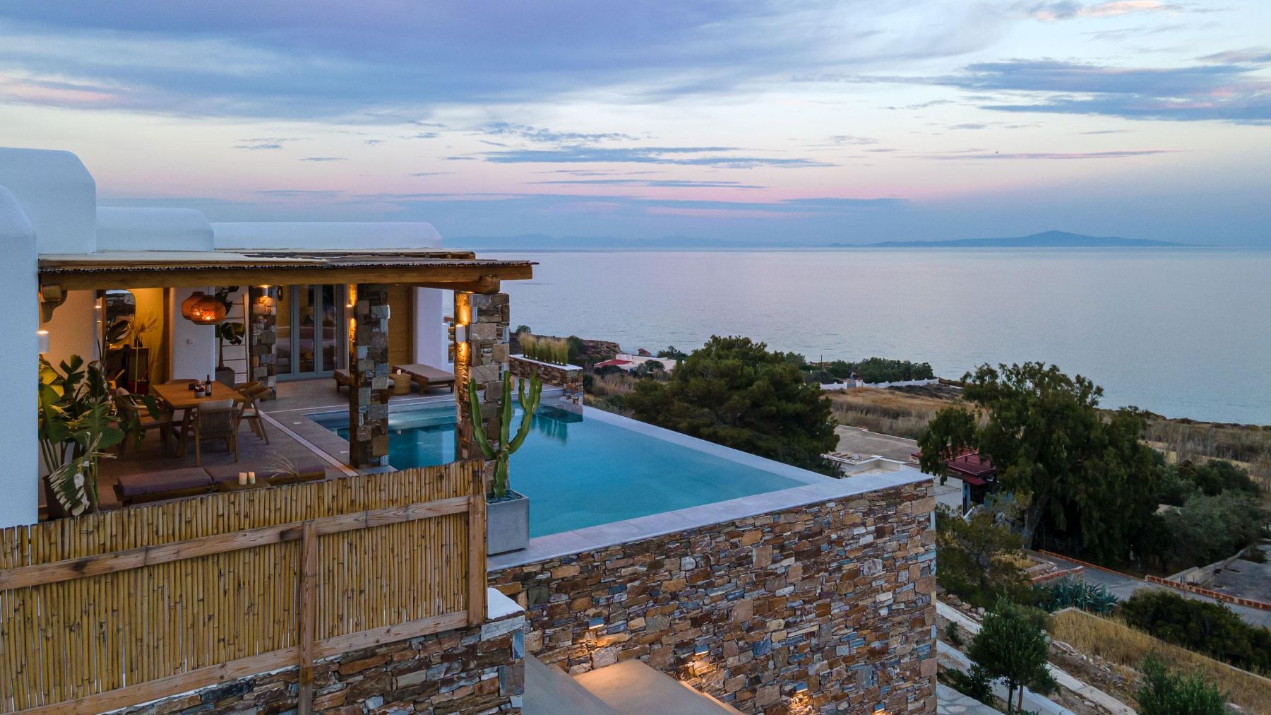 The Captains Lookout villa photo.