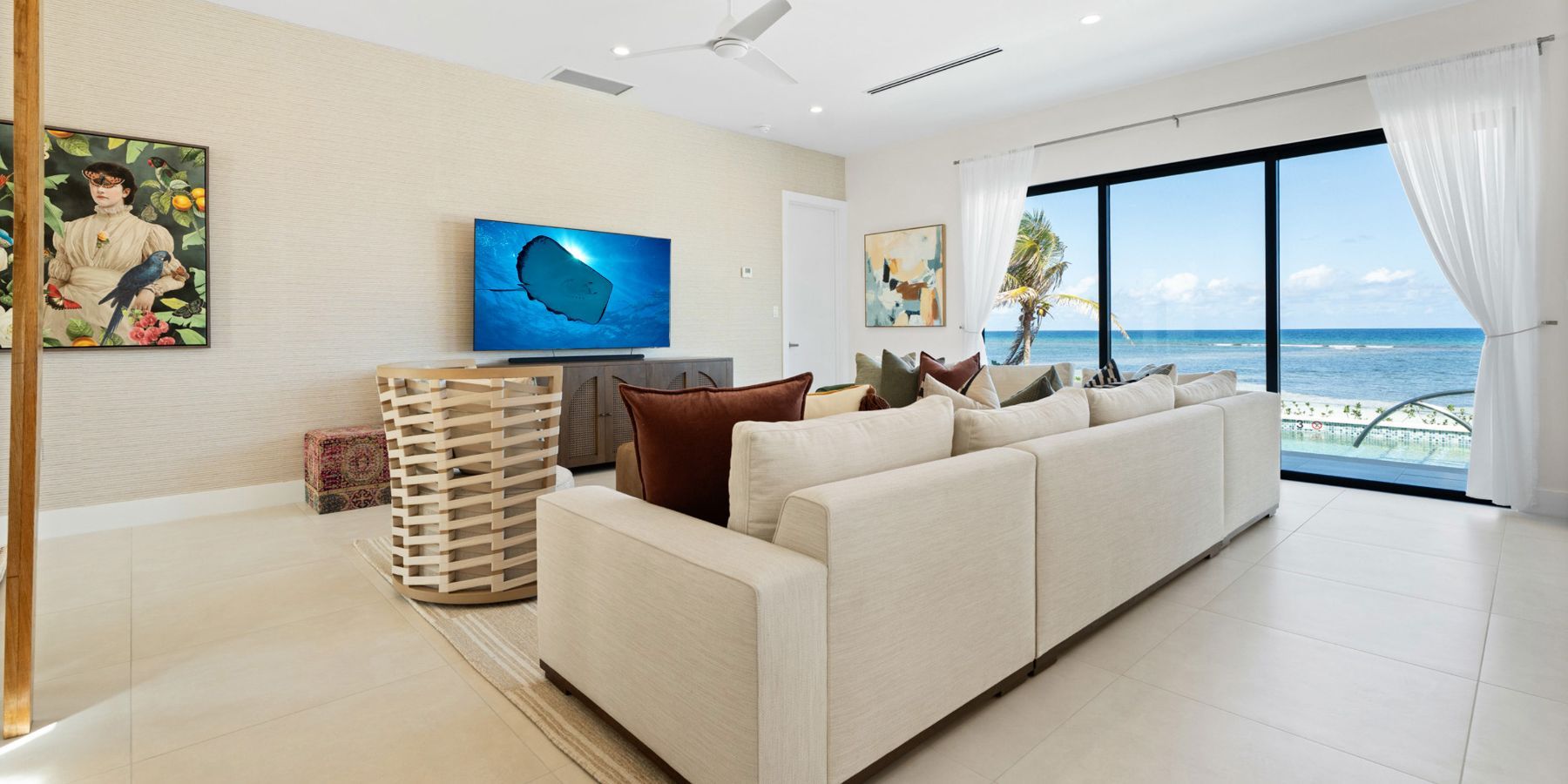 Coastal Charm villa photo.