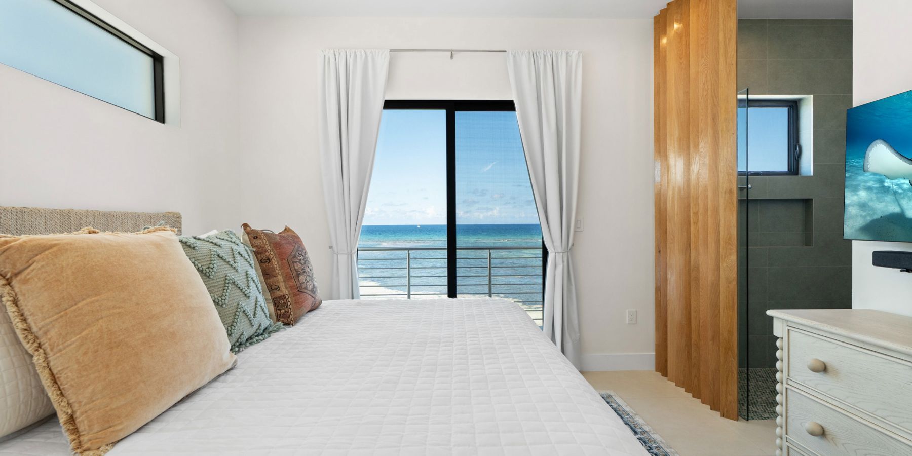 Coastal Charm villa photo.