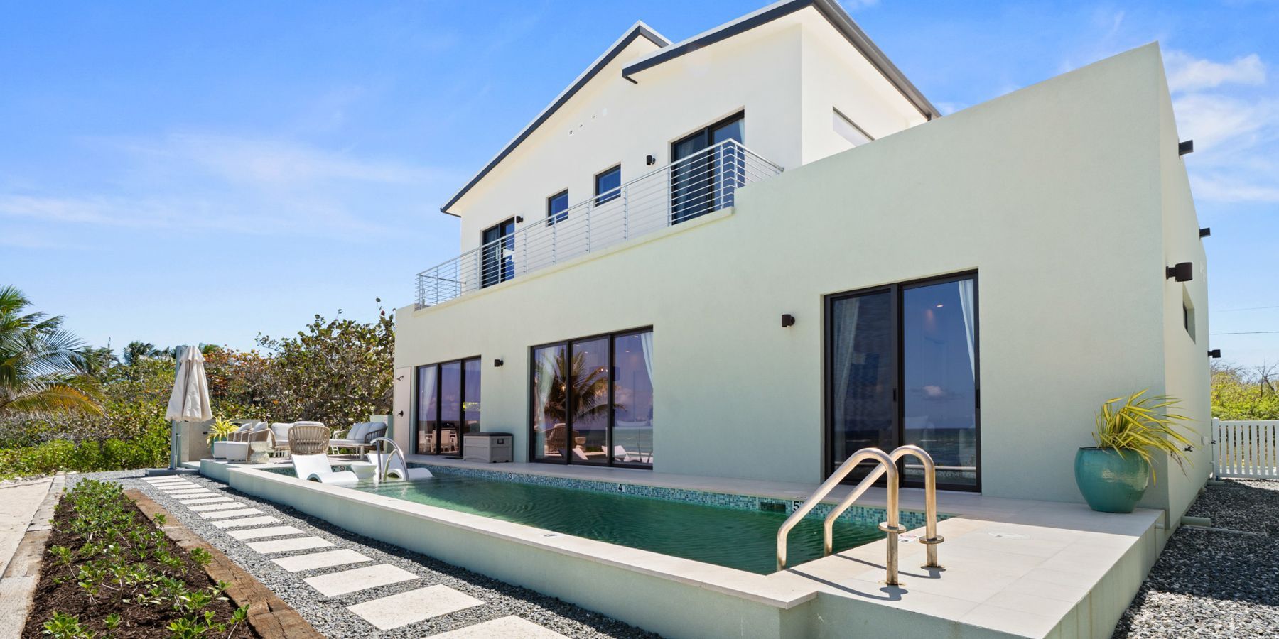 Coastal Charm villa photo.