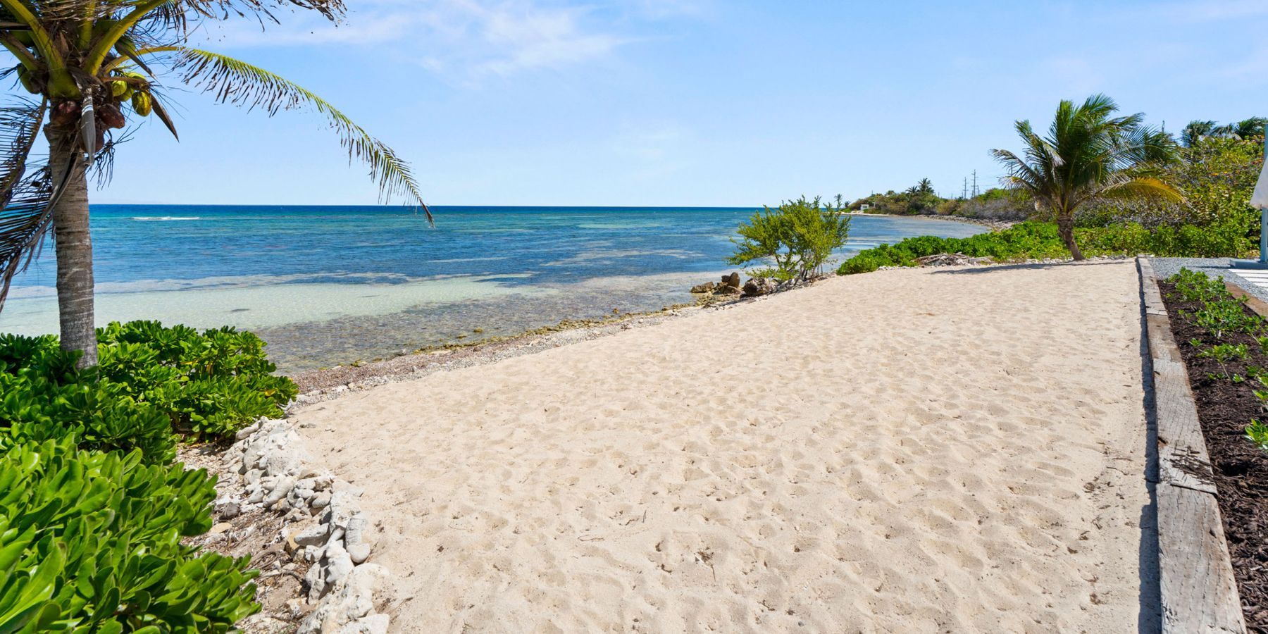 Coastal Charm villa photo.