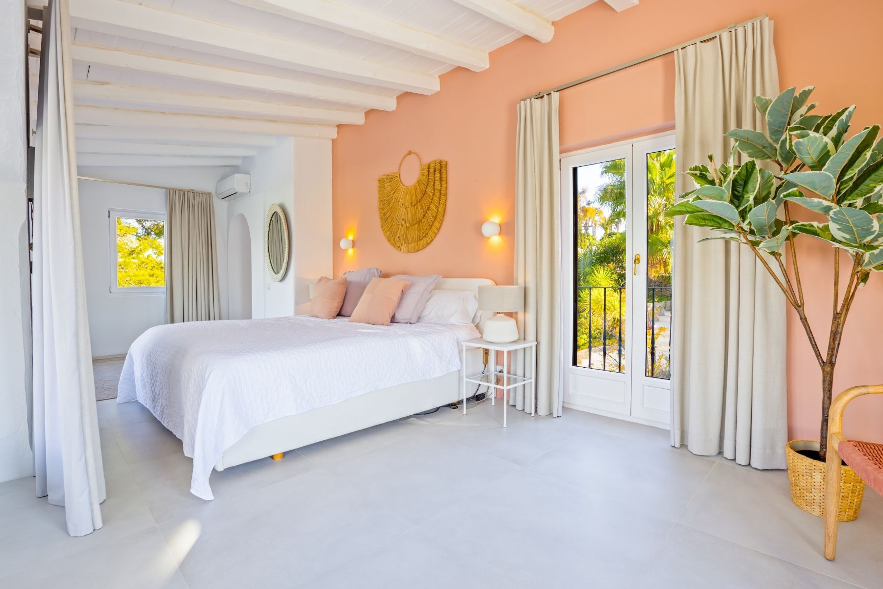 Can Destino Deluxe villa photo.