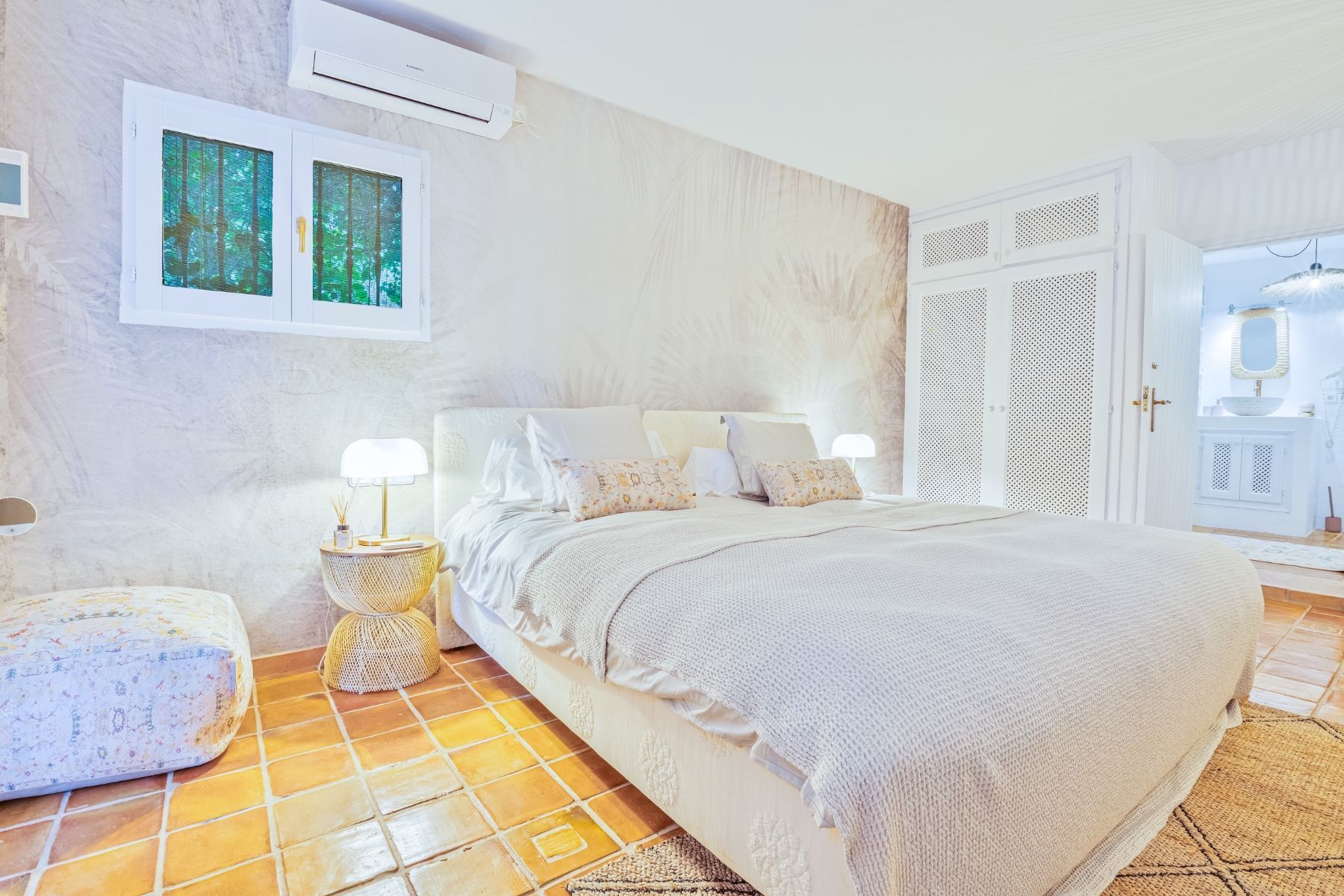 Can Destino Deluxe villa photo.