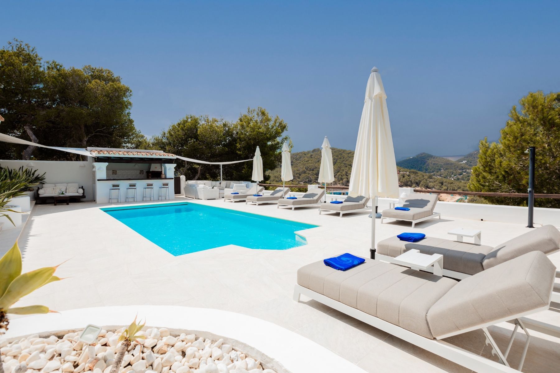 Can Destino Deluxe villa photo.
