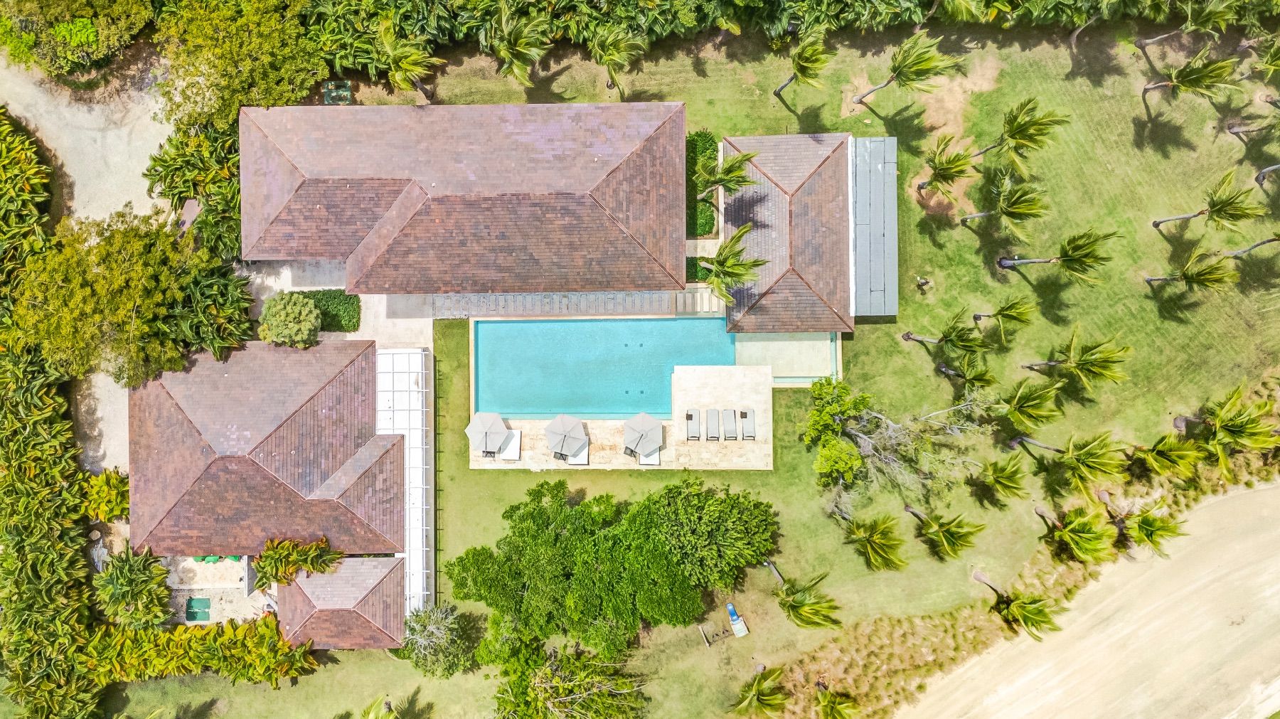 Royale Estate villa photo.