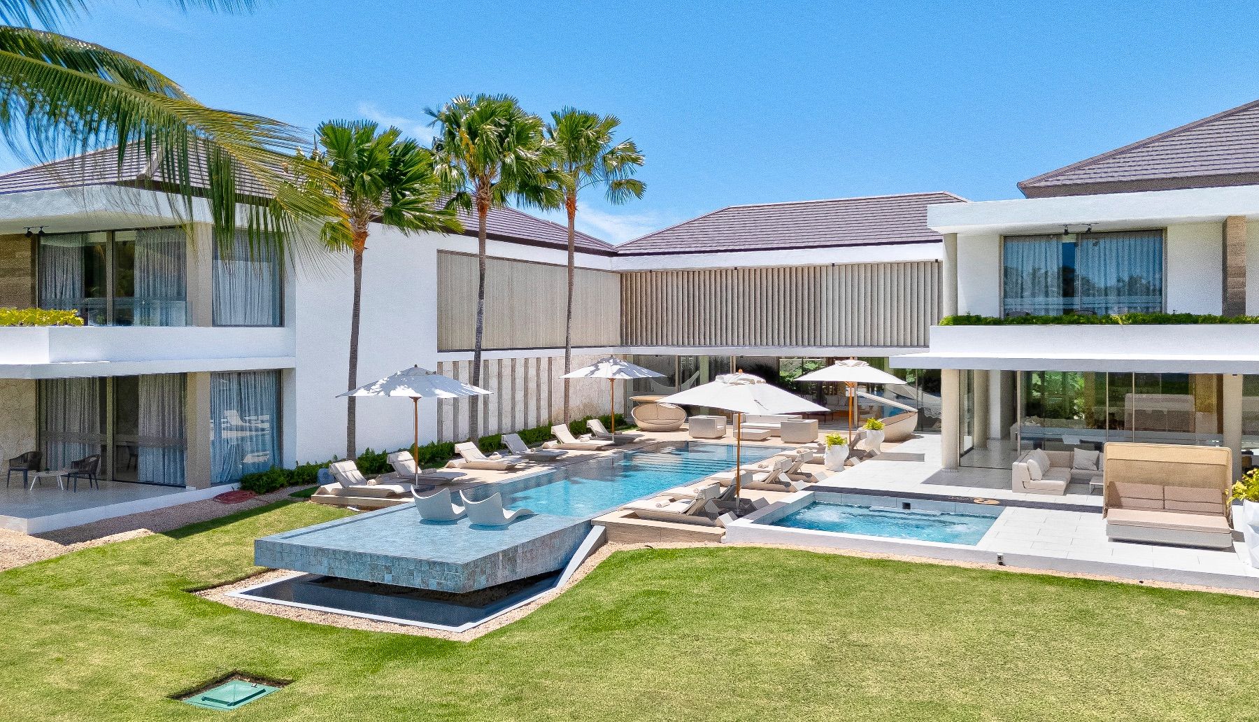 Royale Estate villa photo.