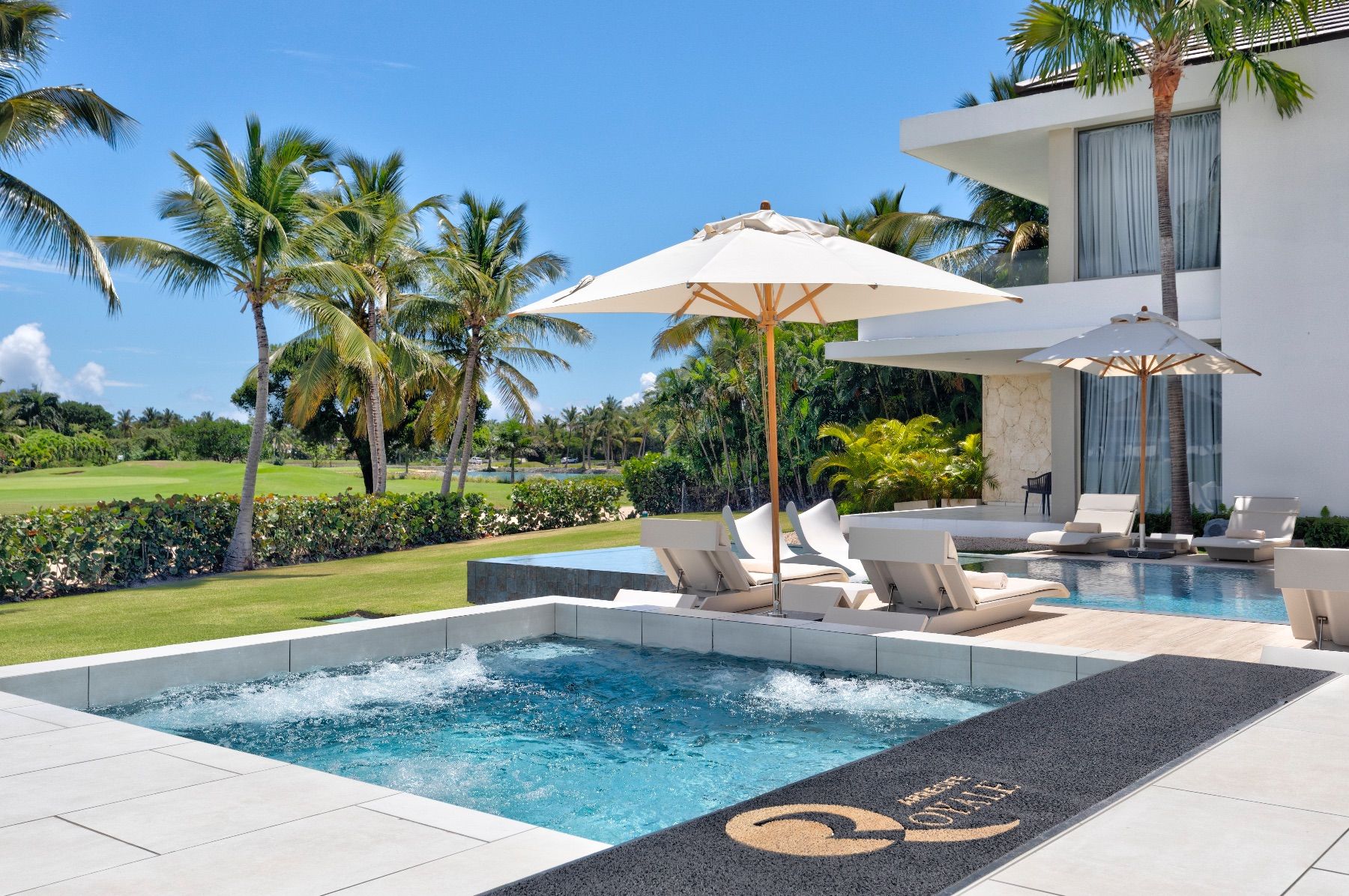 Royale Estate villa photo.