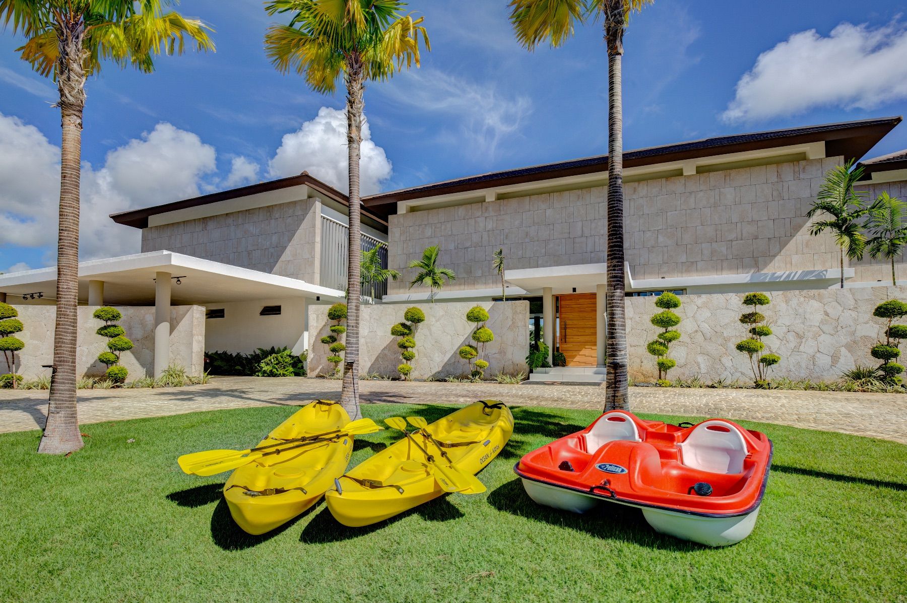Royale Estate villa photo.