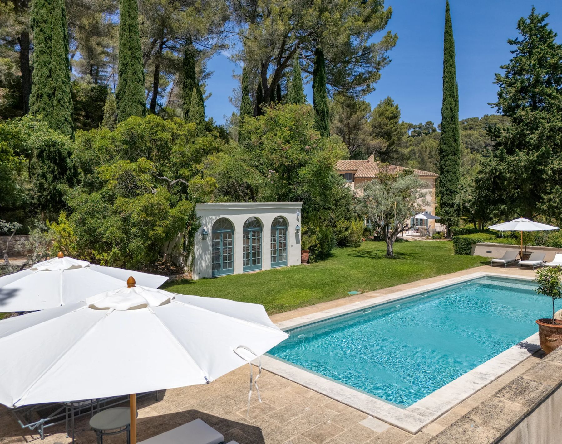 Bastide du Tholonet villa photo.