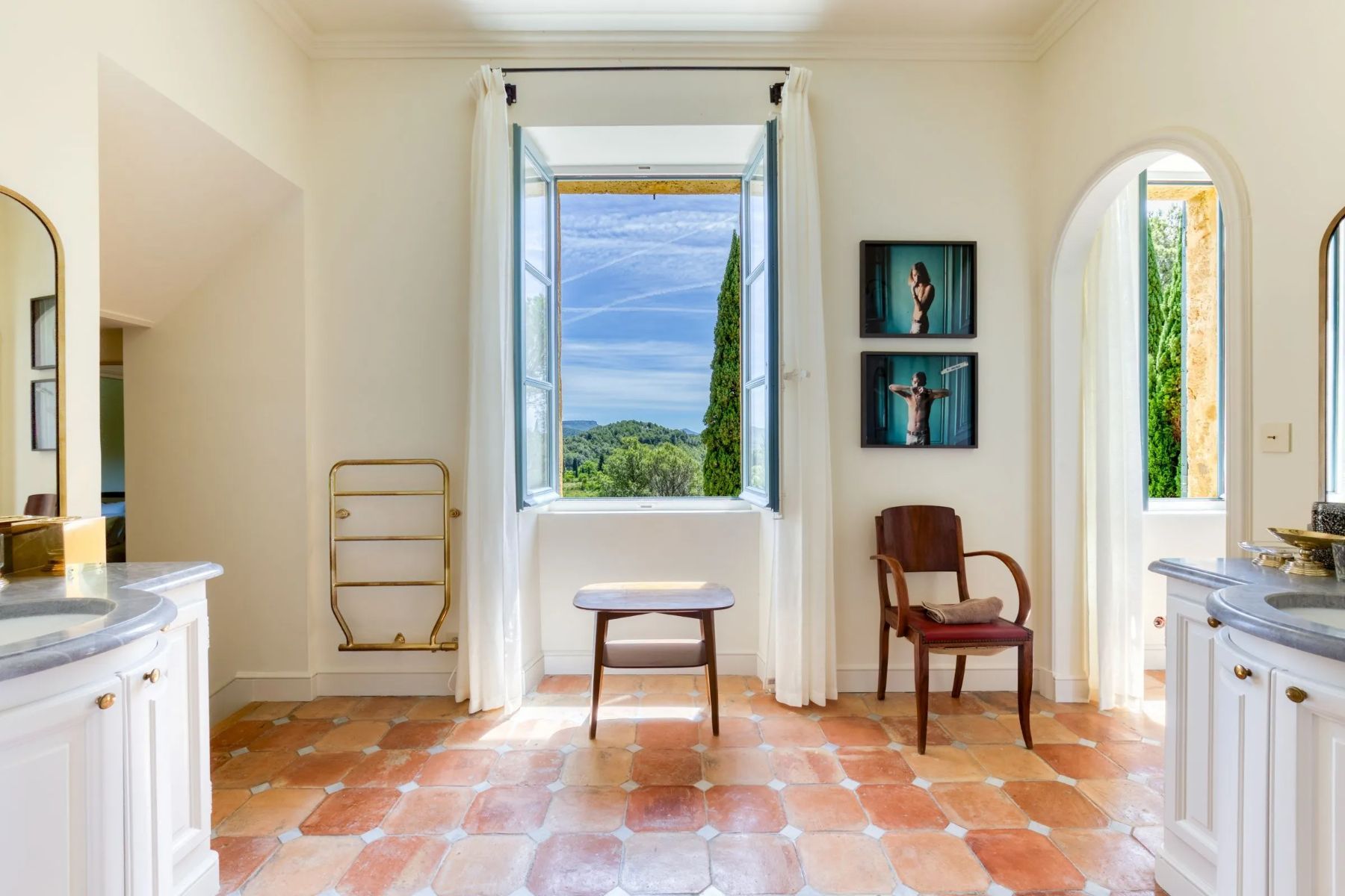 Bastide du Tholonet villa photo.