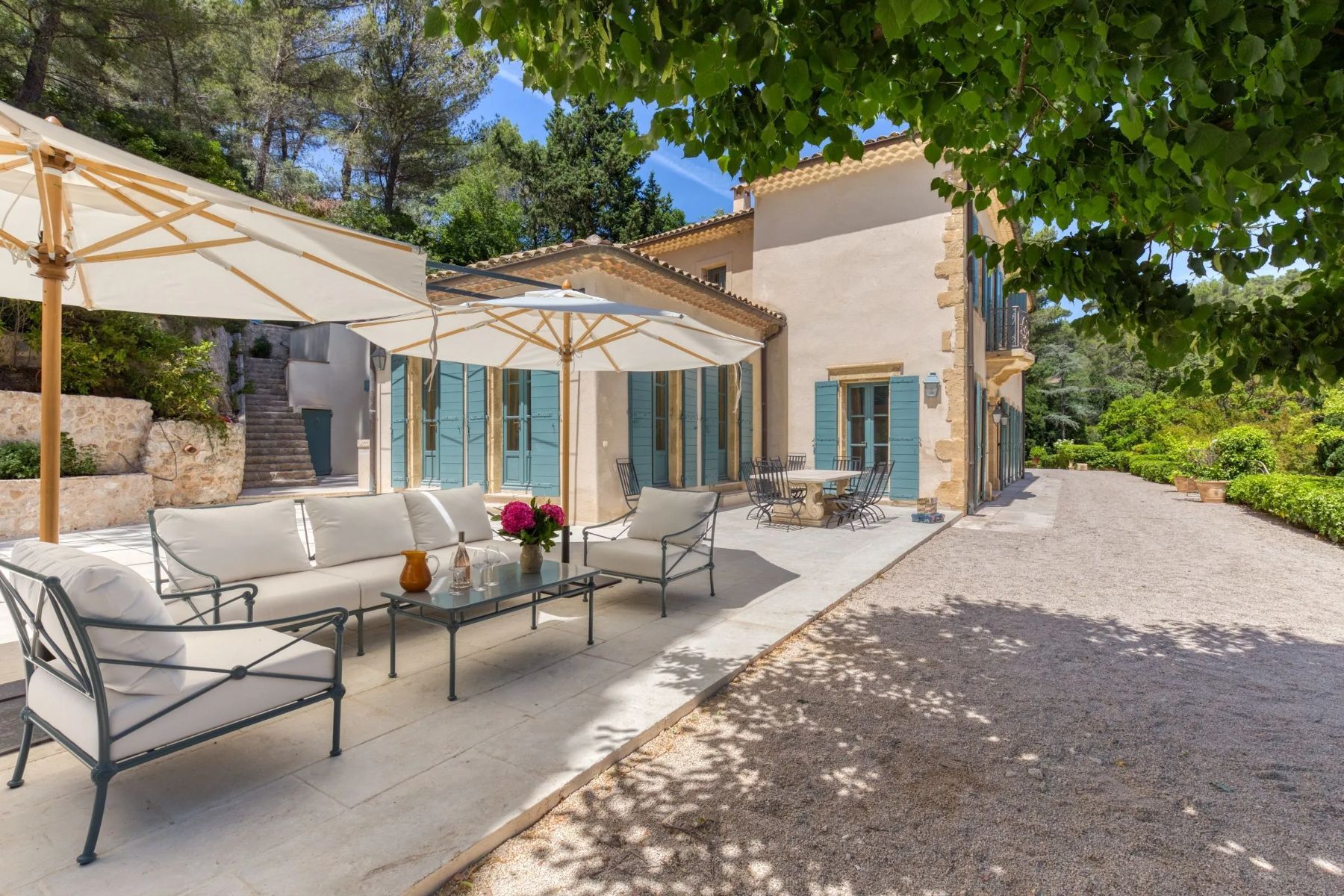 Bastide du Tholonet villa photo.
