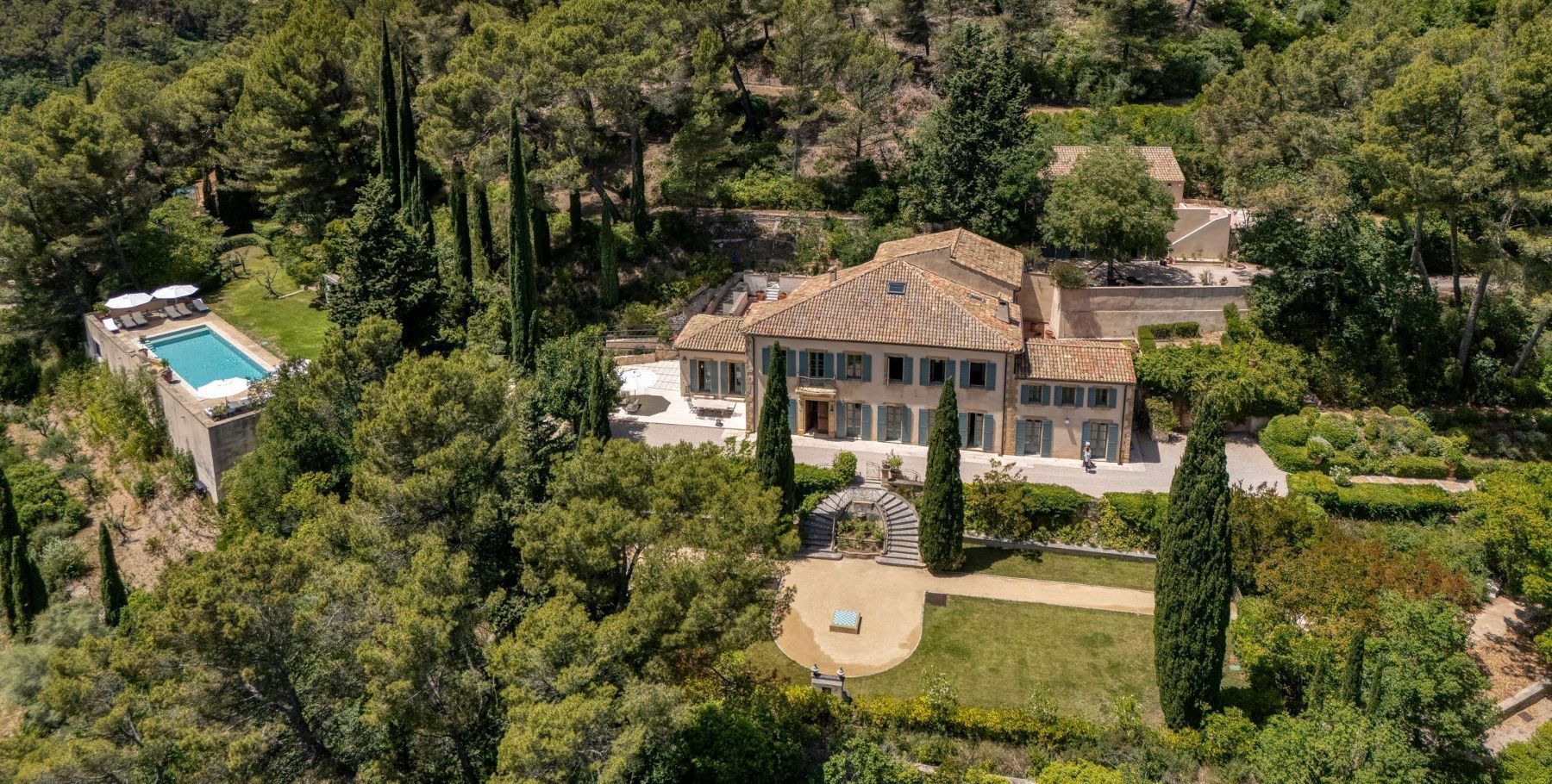 Bastide du Tholonet villa photo.