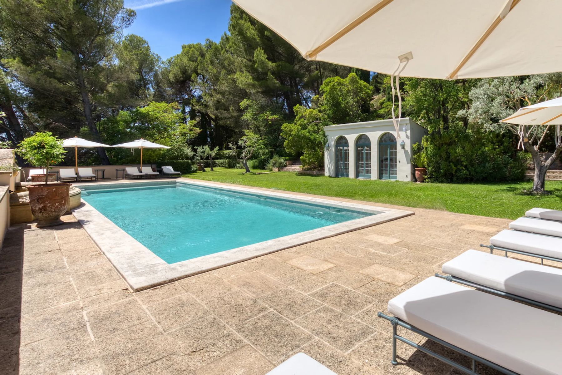 Bastide du Tholonet villa photo.
