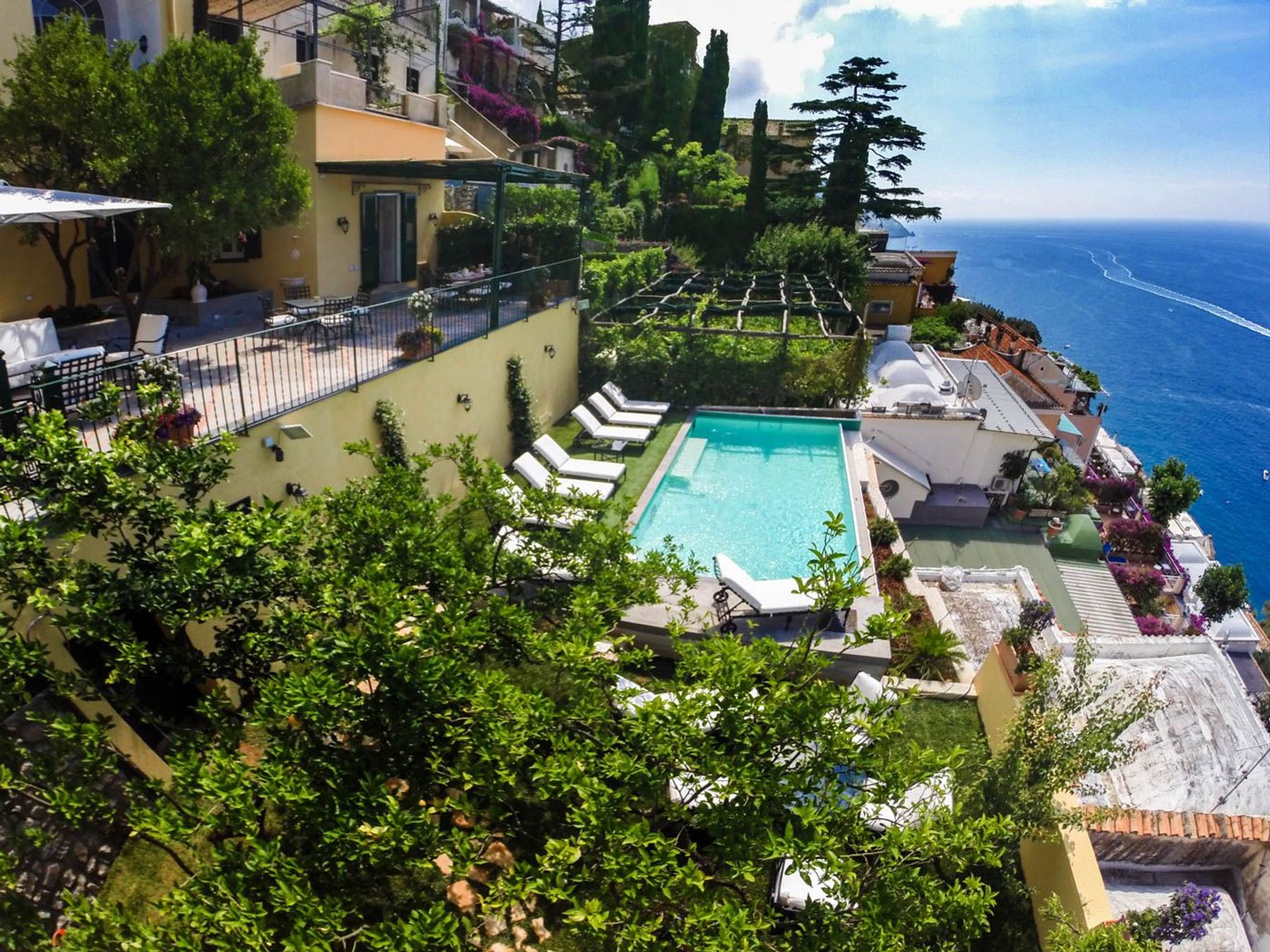Narlita villa photo.
