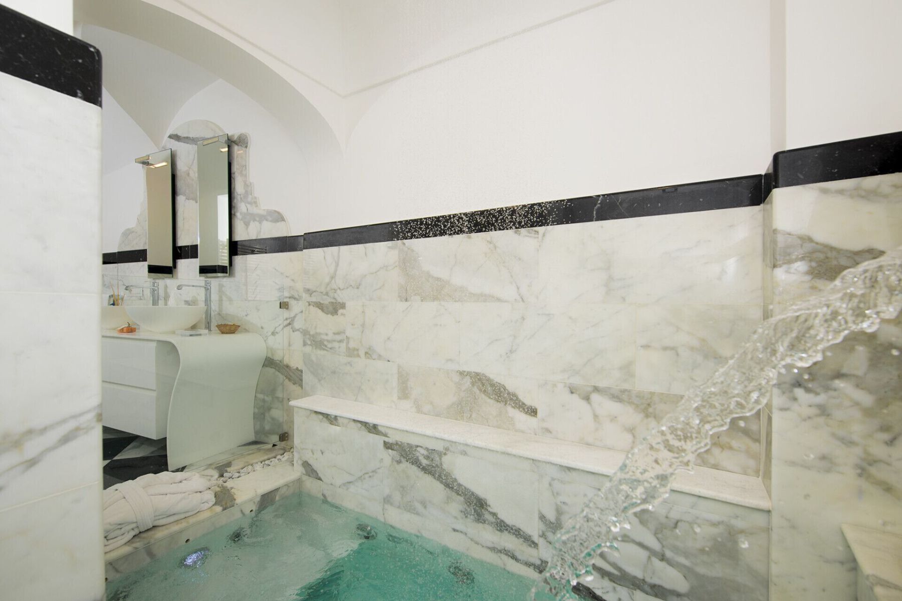 Narlita villa photo.