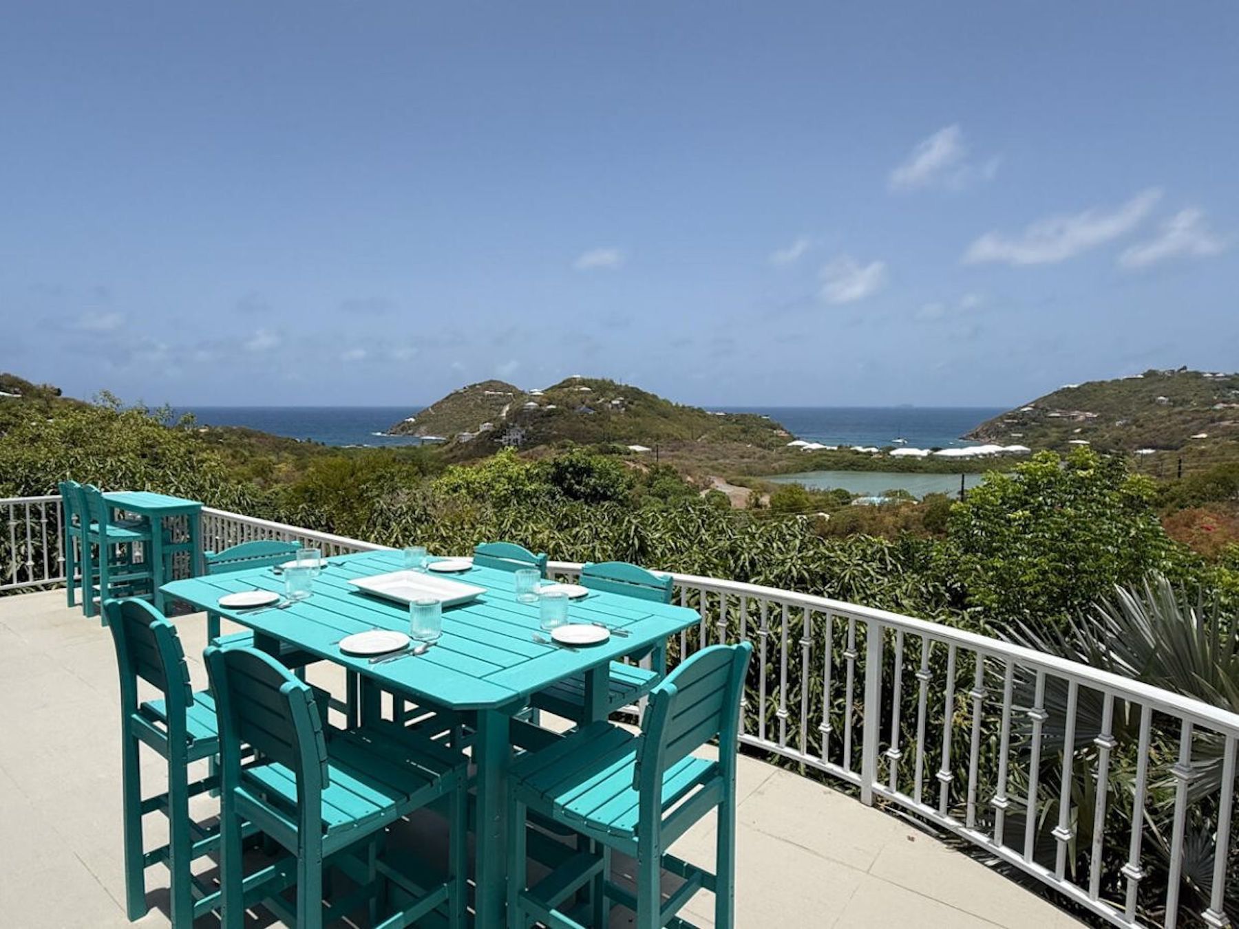 Alfresco dining with views