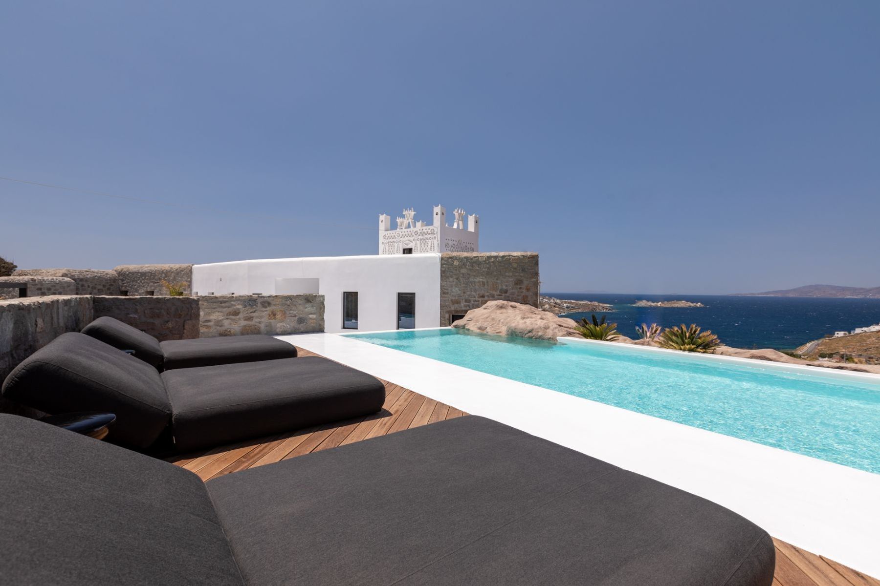 Aquamarine villa photo.