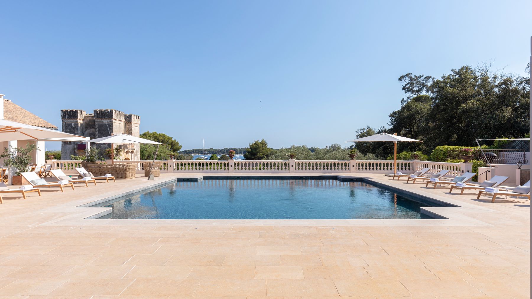 Le Grand Jardin villa photo.