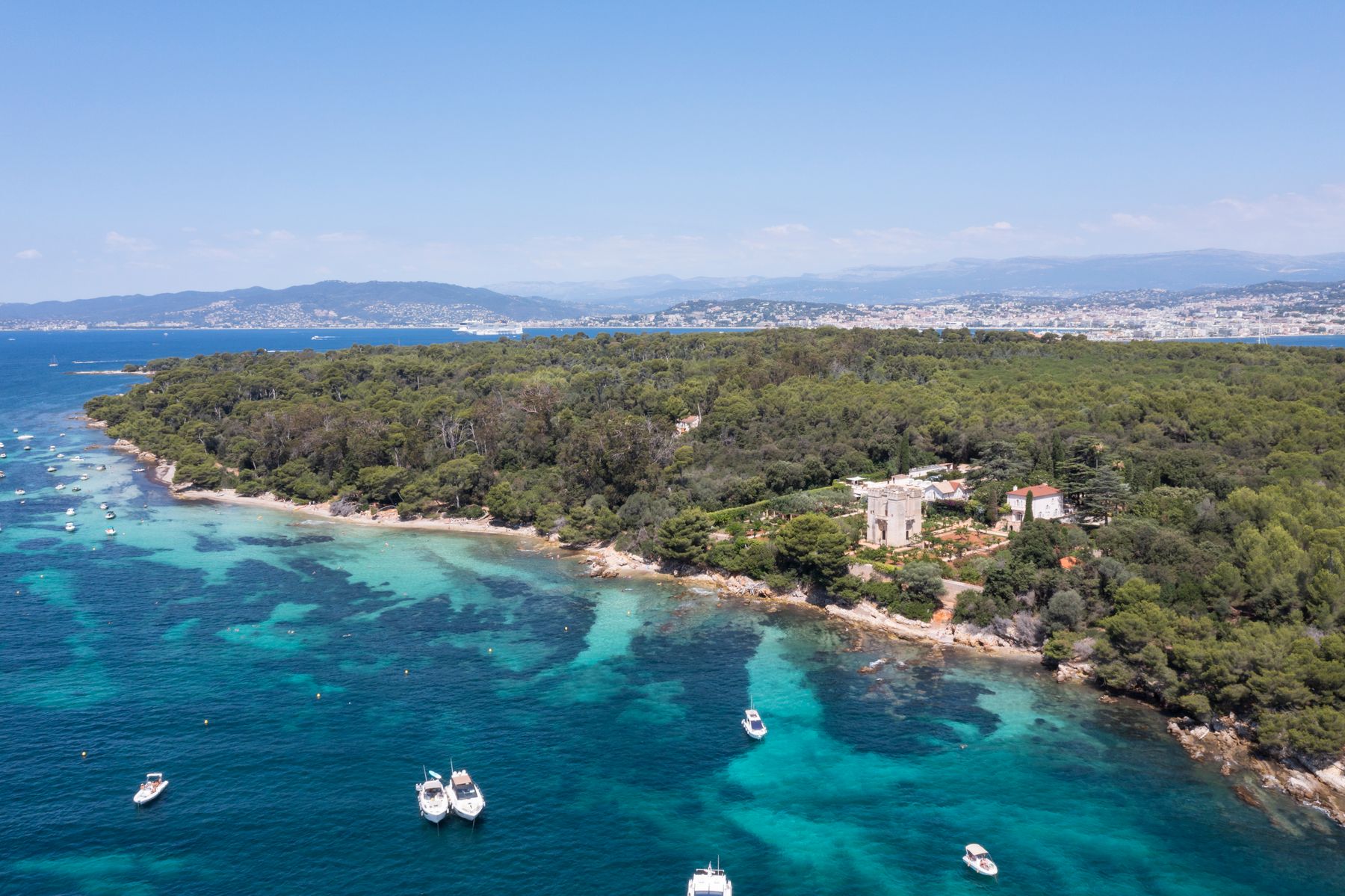 Le Grand Jardin villa photo.